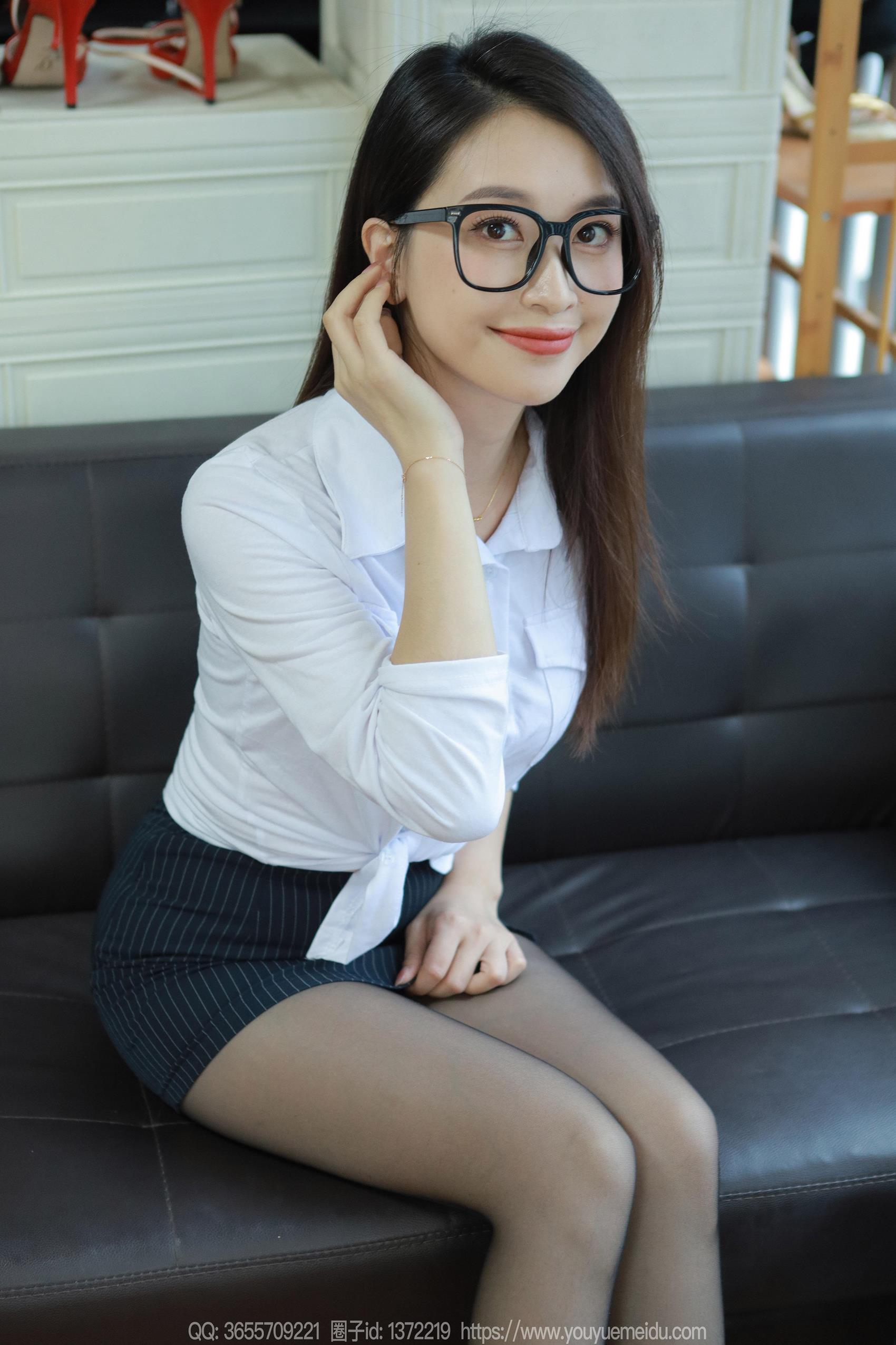 图片[77]-[IESS异思趣向] 2023.10.26 丝享家1569：小婕《迷人眼镜娘》[91P] – 速更版-美库