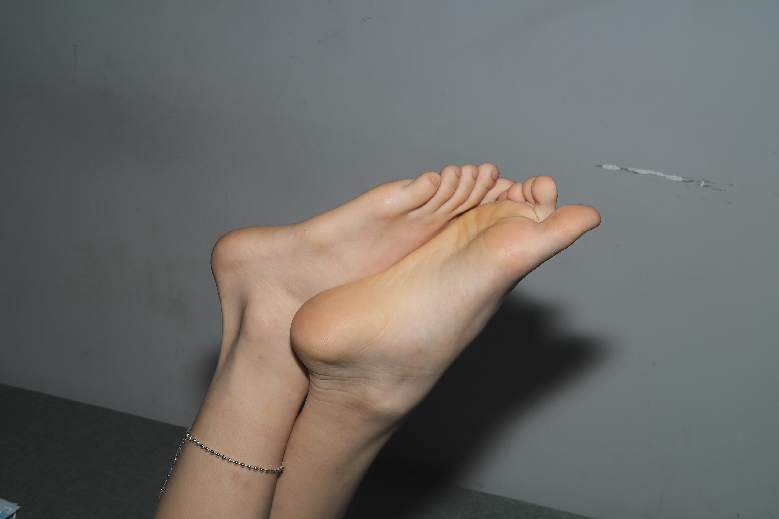 图片[17]-Pary摄影 NO.073 新模小陈展示37码纤薄秀气美脚[99P] – 速更版-美库