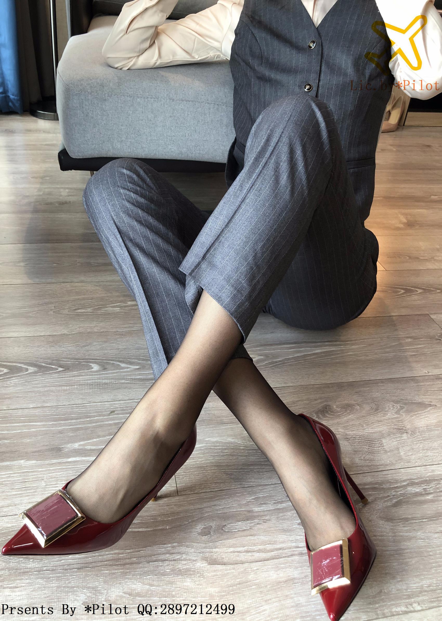 图片[10]-[Pilot]NO.009 爱穿正装的OL小乐-裤里黑丝[38P] – 速更版-美库