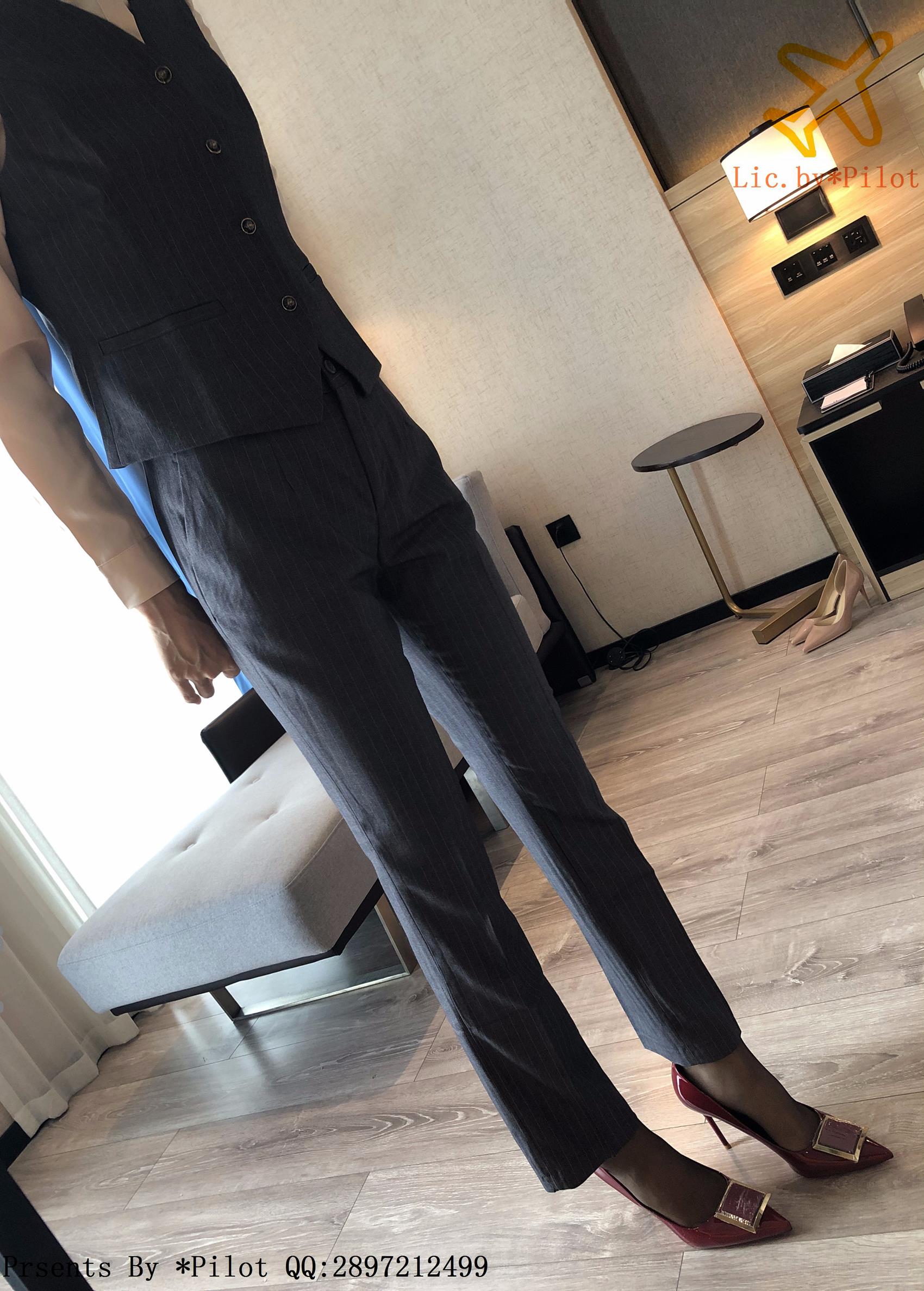 图片[11]-[Pilot]NO.009 爱穿正装的OL小乐-裤里黑丝[38P] – 速更版-美库