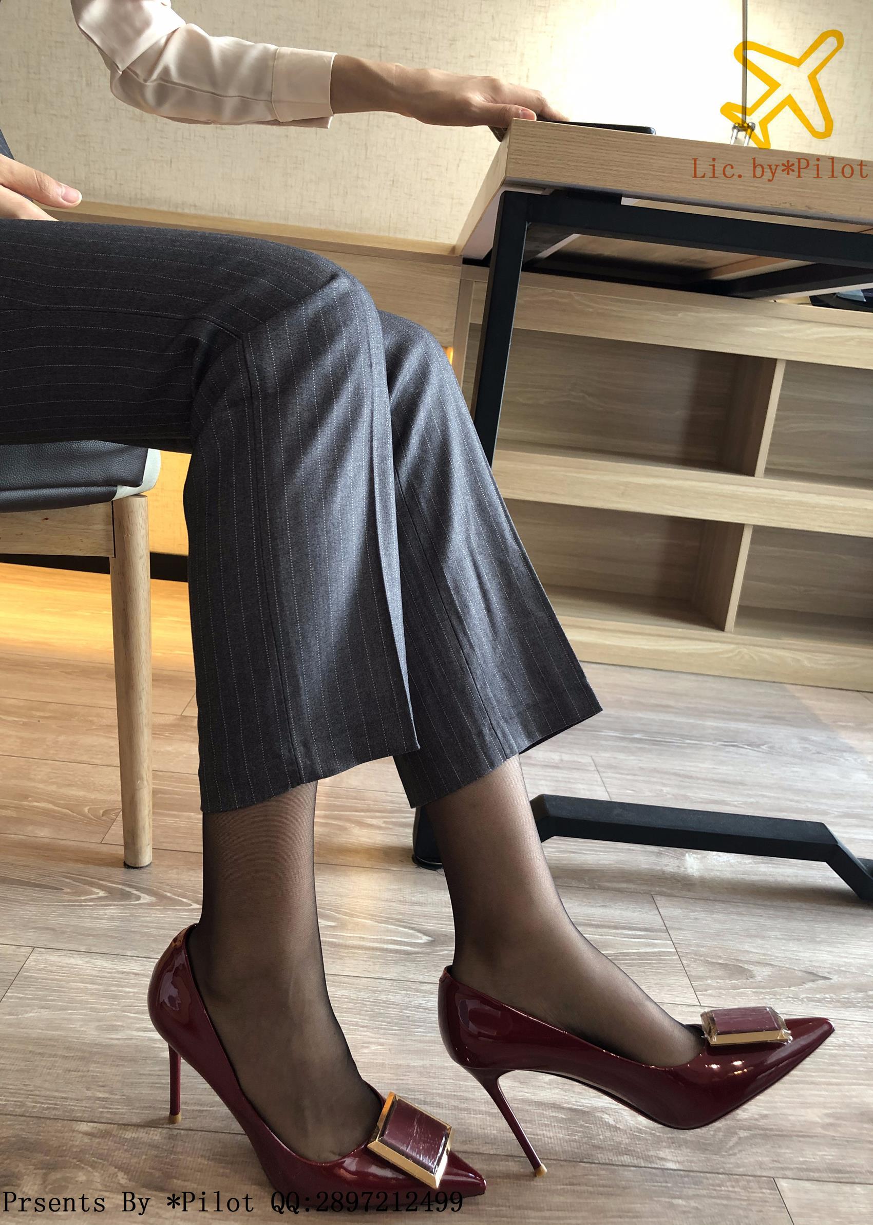 图片[14]-[Pilot]NO.009 爱穿正装的OL小乐-裤里黑丝[38P] – 速更版-美库