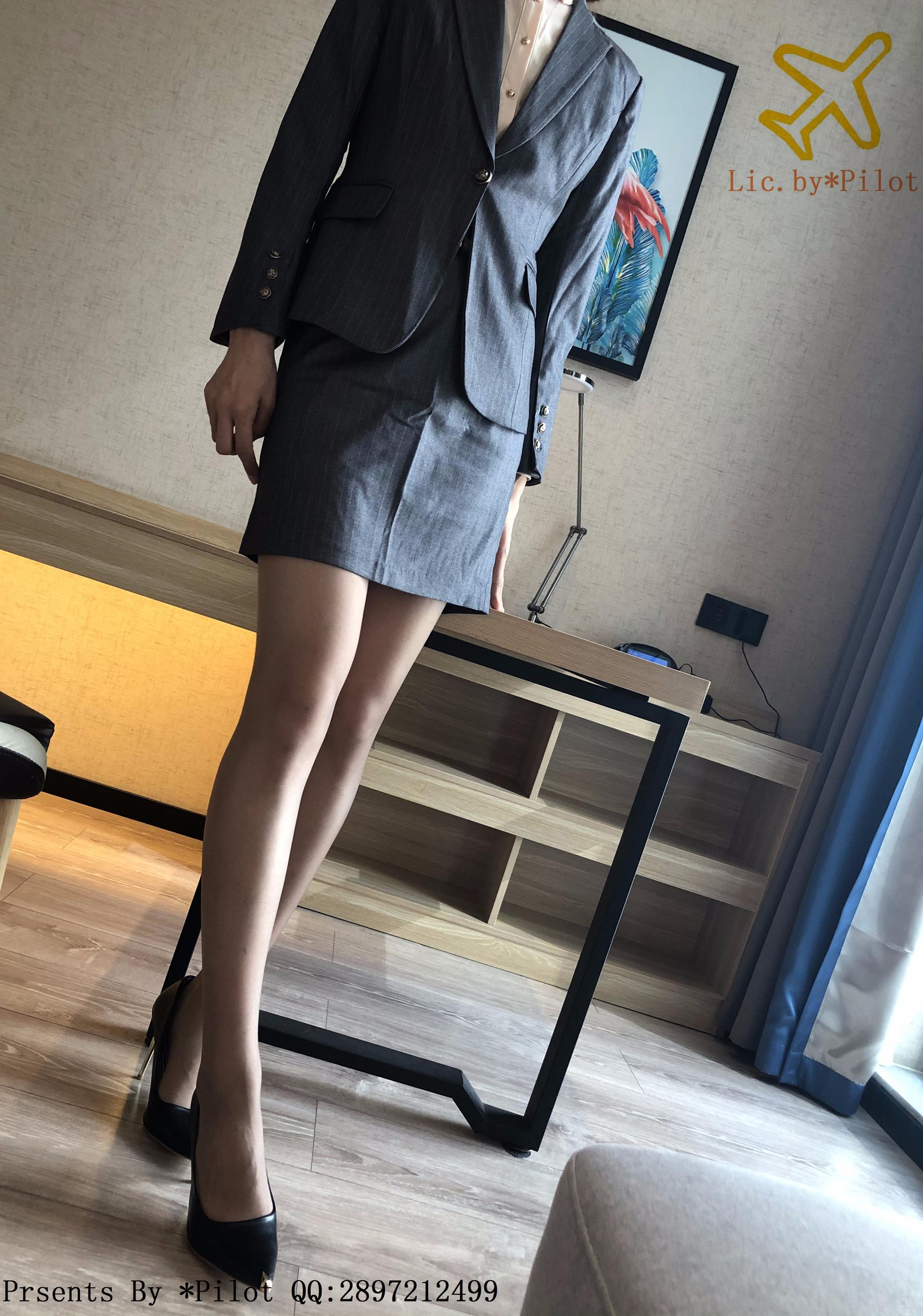图片[30]-[Pilot]NO.008 爱穿正装的OL小乐-OL珠光灰[63P] – 速更版-美库