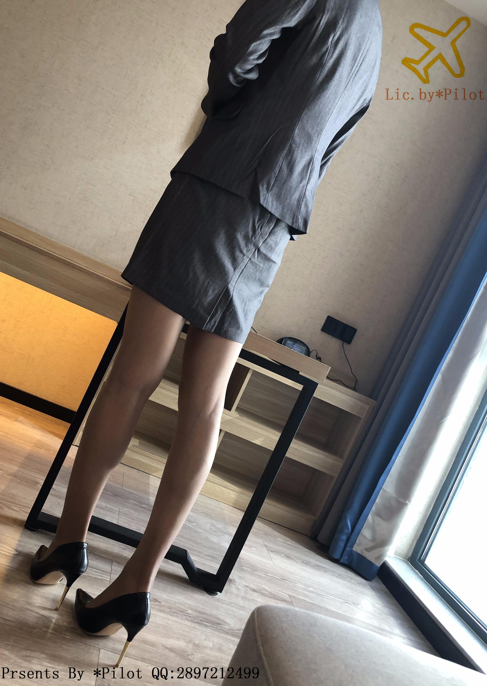 图片[31]-[Pilot]NO.008 爱穿正装的OL小乐-OL珠光灰[63P] – 速更版-美库