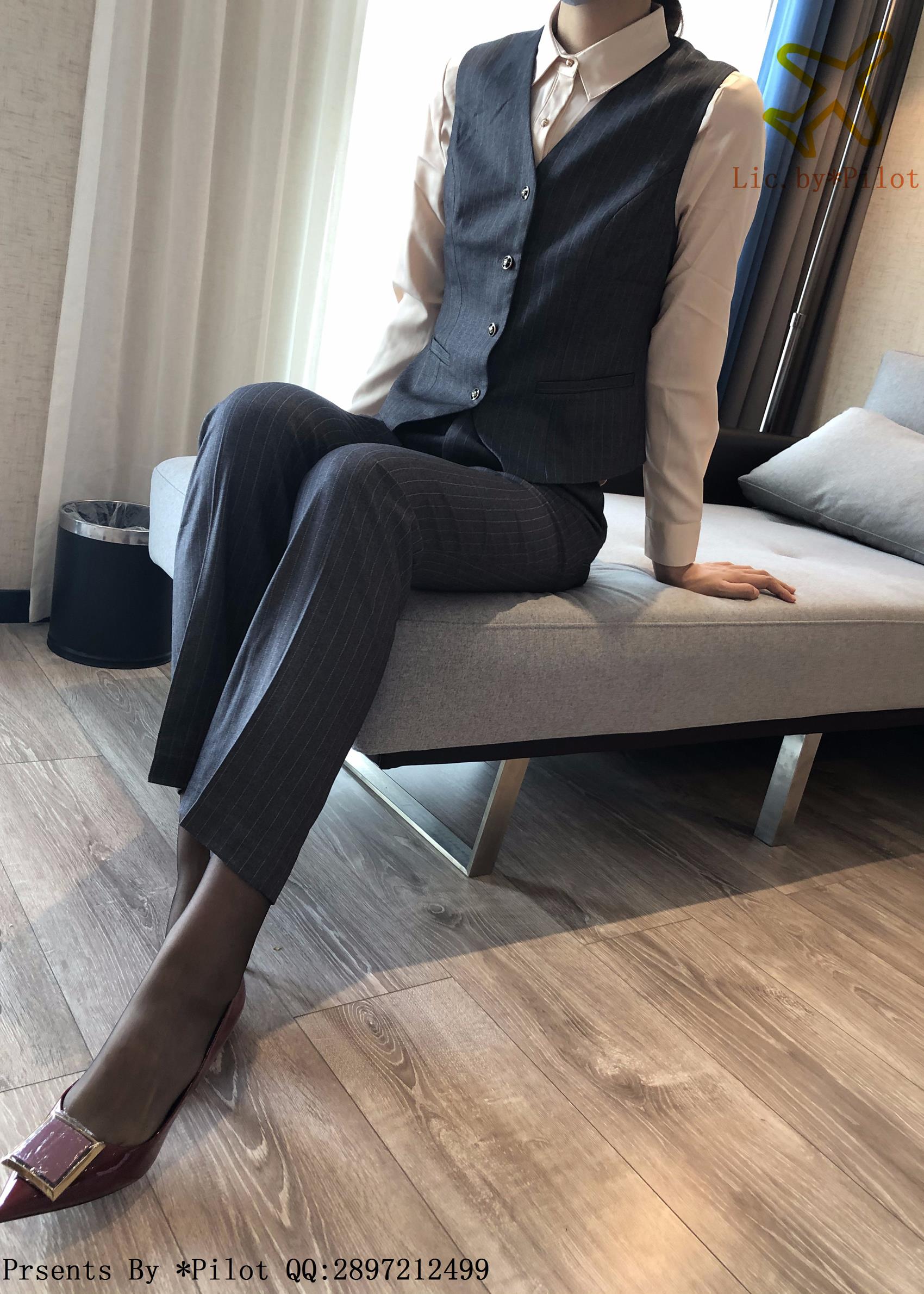 图片[32]-[Pilot]NO.009 爱穿正装的OL小乐-裤里黑丝[38P] – 速更版-美库