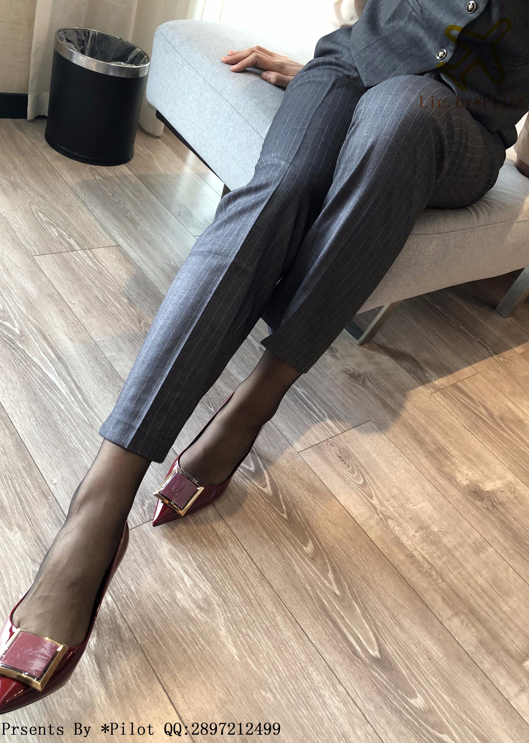 图片[35]-[Pilot]NO.009 爱穿正装的OL小乐-裤里黑丝[38P] – 速更版-美库