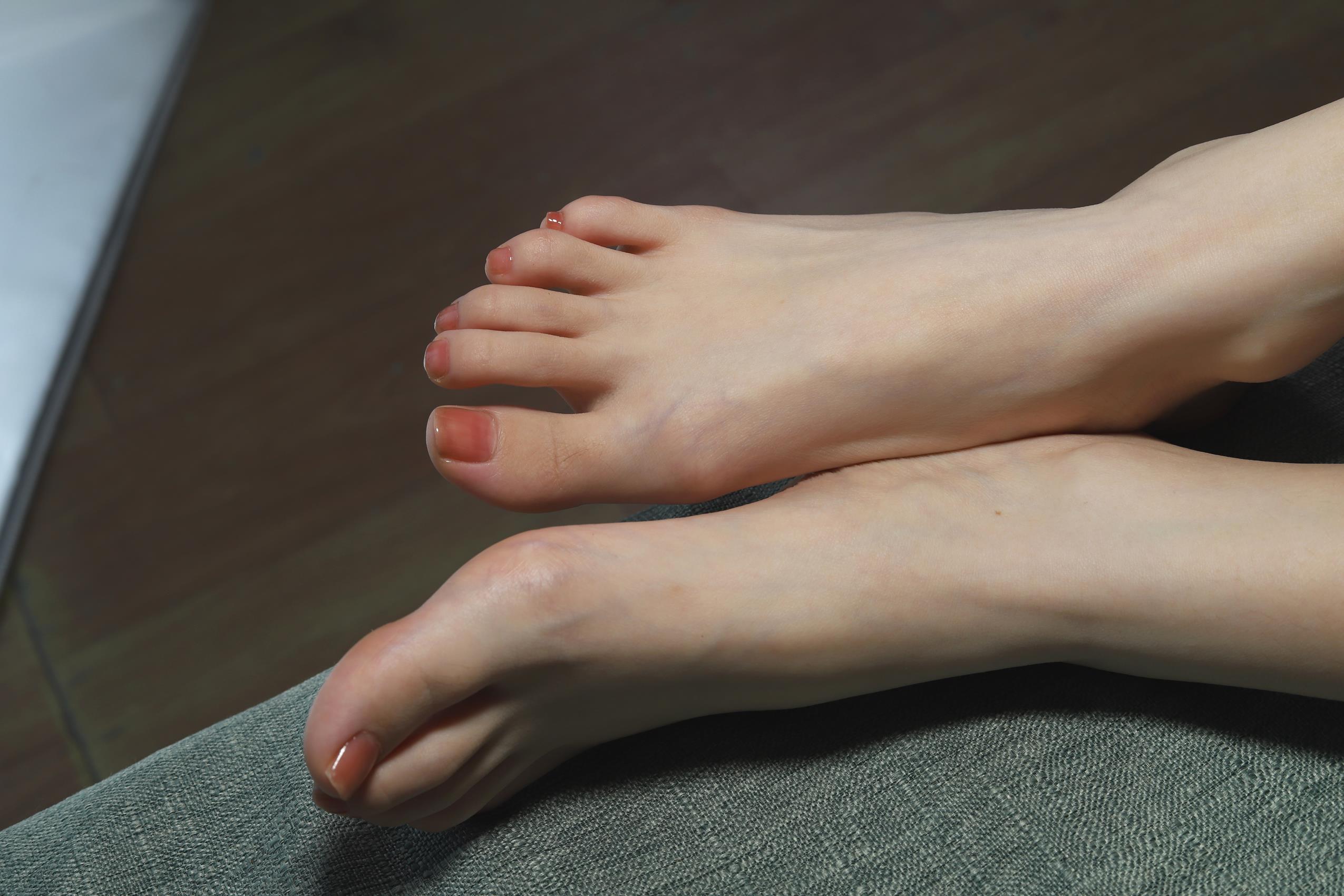 图片[41]-Pary摄影 NO.074 小表妹再次展示超美小嫩脚[100P] – 速更版-美库