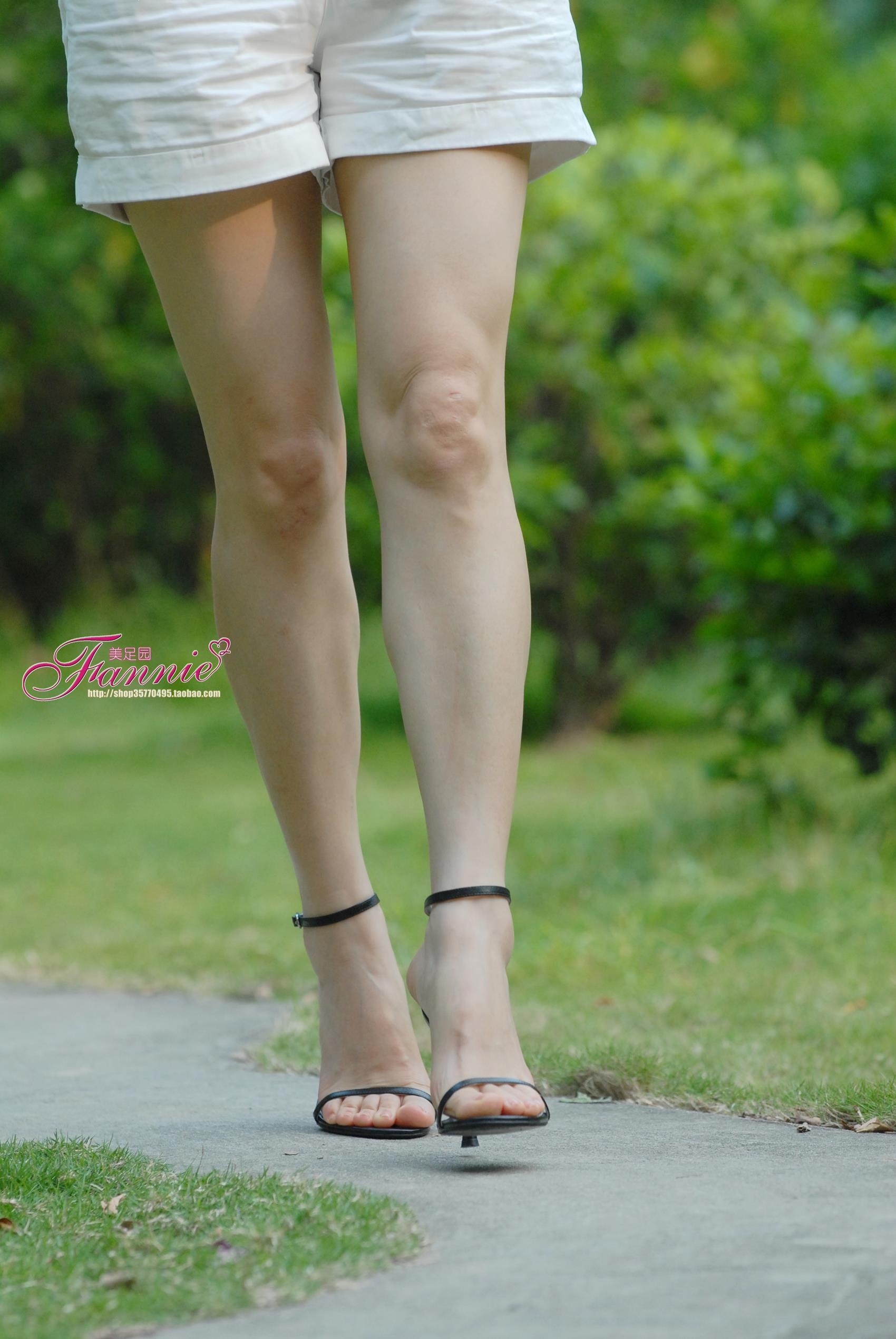 图片[56]-Fannie芬妮每足园 No.286 绿草如茵的家园 漫步 [81P] – 速更版-美库