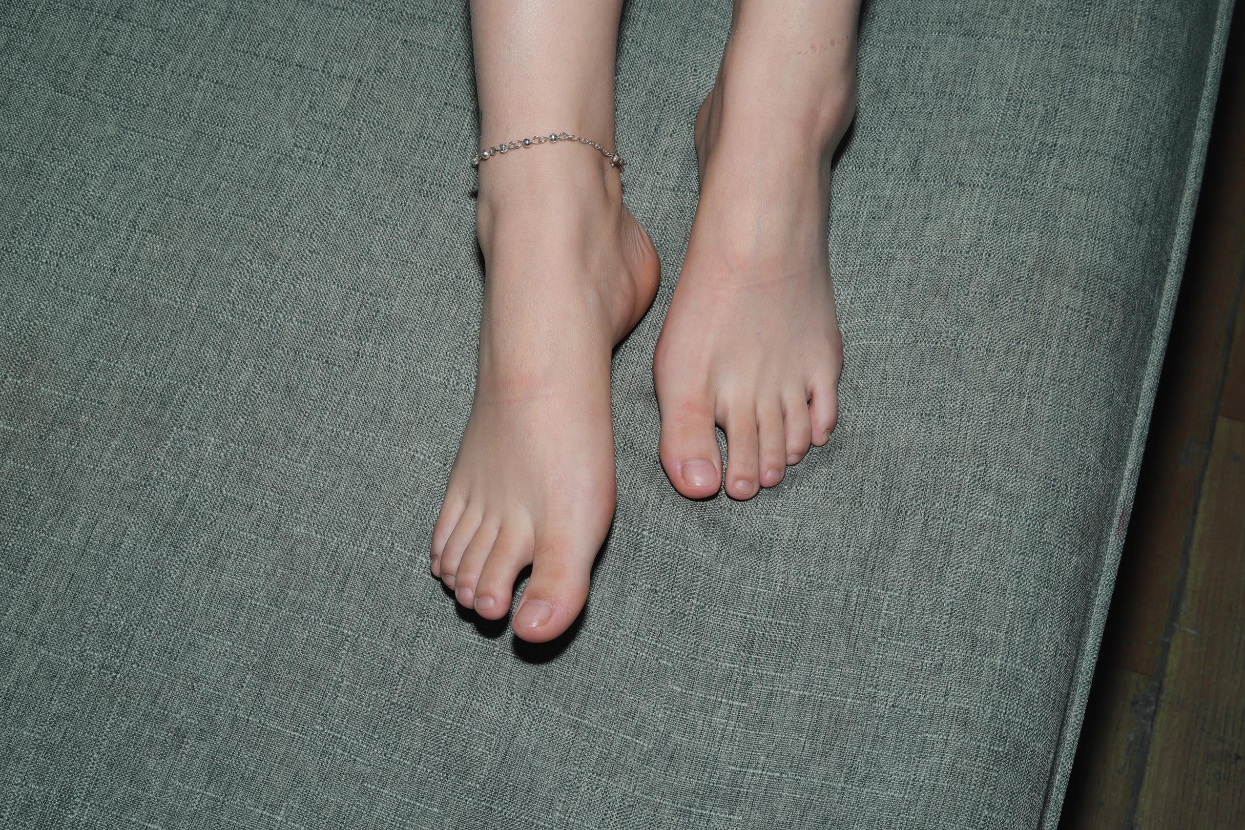 图片[18]-Pary摄影 NO.078 新模小月试镜展示37码嫩白小脚[72P] – 速更版-美库