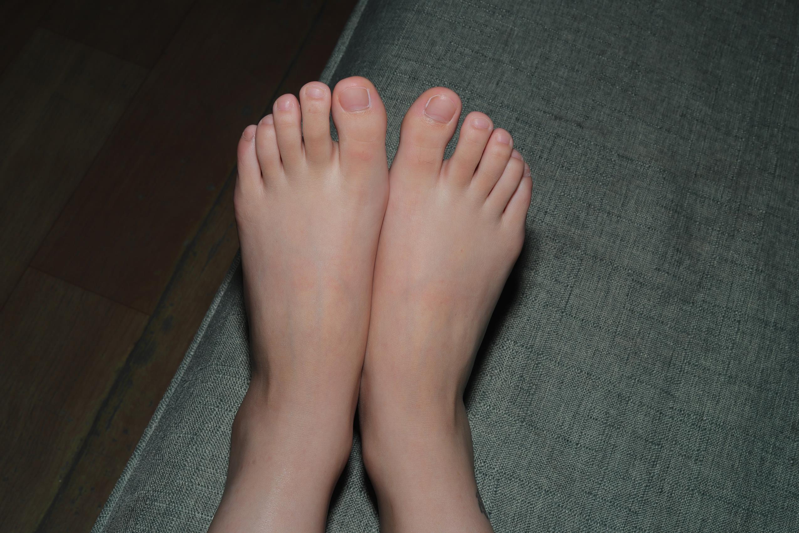 图片[56]-Pary摄影 NO.078 新模小月试镜展示37码嫩白小脚[72P] – 速更版-美库