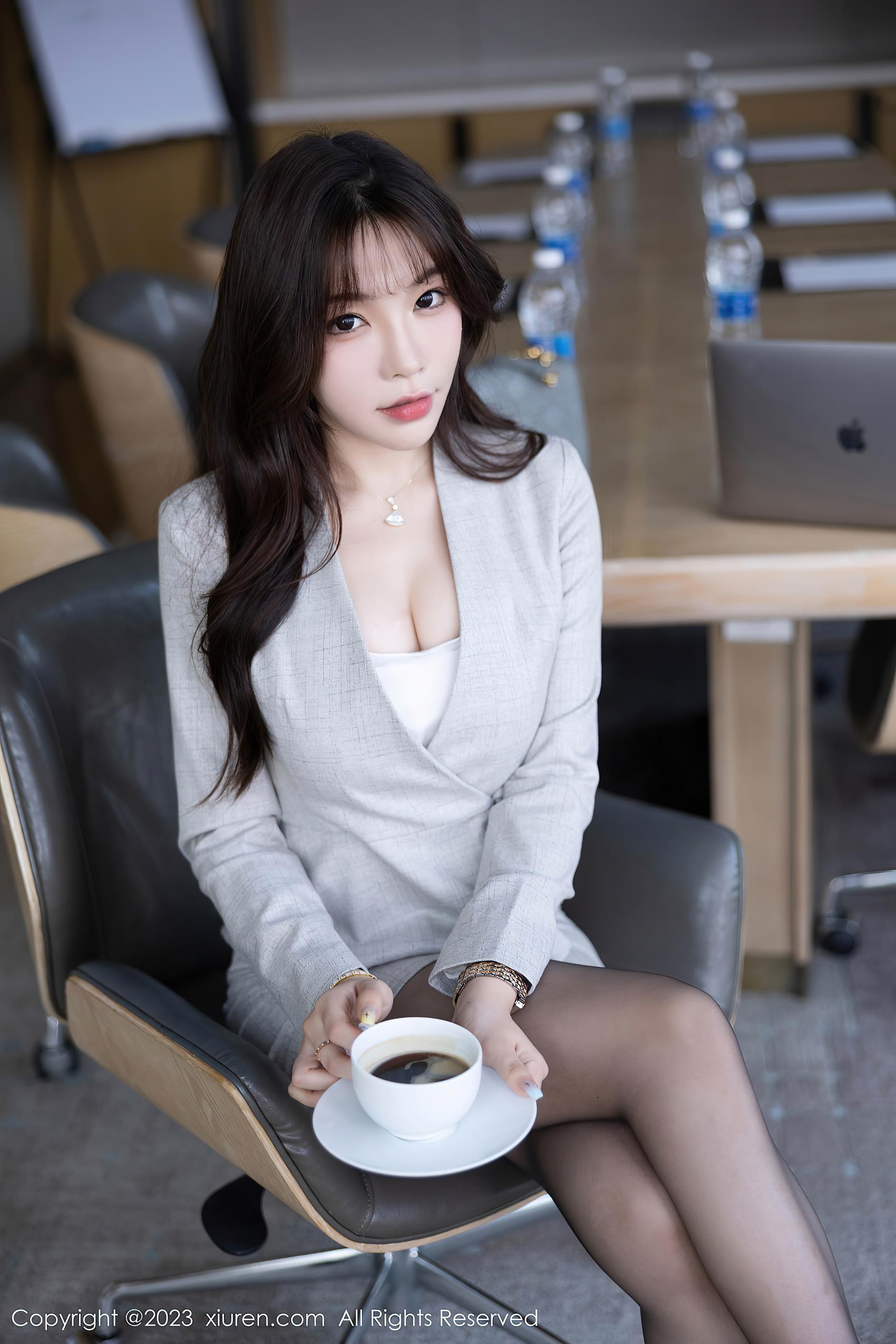 图片[26]-[Xiuren秀人网]2023.10.27 NO.7577 徐莉芝Booty[52+1P] – 速更版-美库