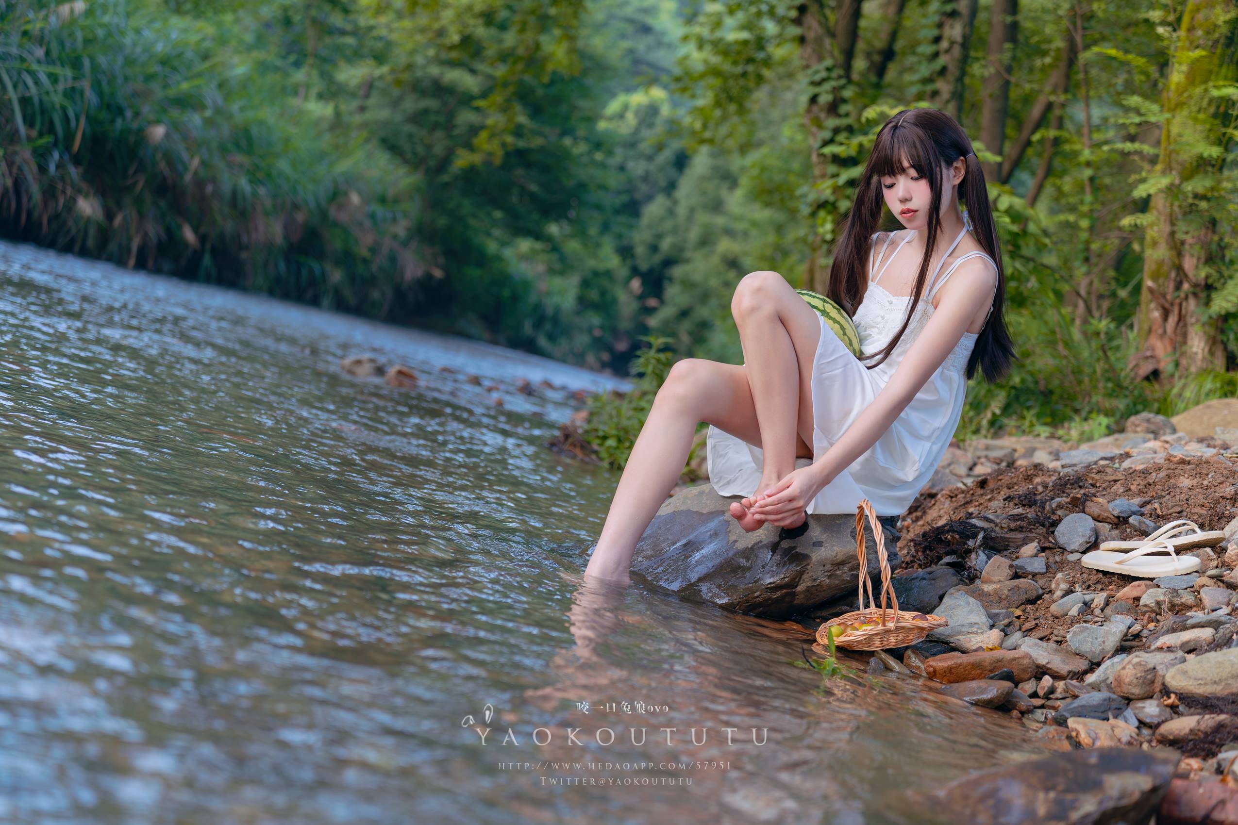 图片[10]-网紅博主@咬一口兔娘(黏黏团子兔) 八月订阅【溯溪之夏】恋爱循环 [17P] – 速更版-美库