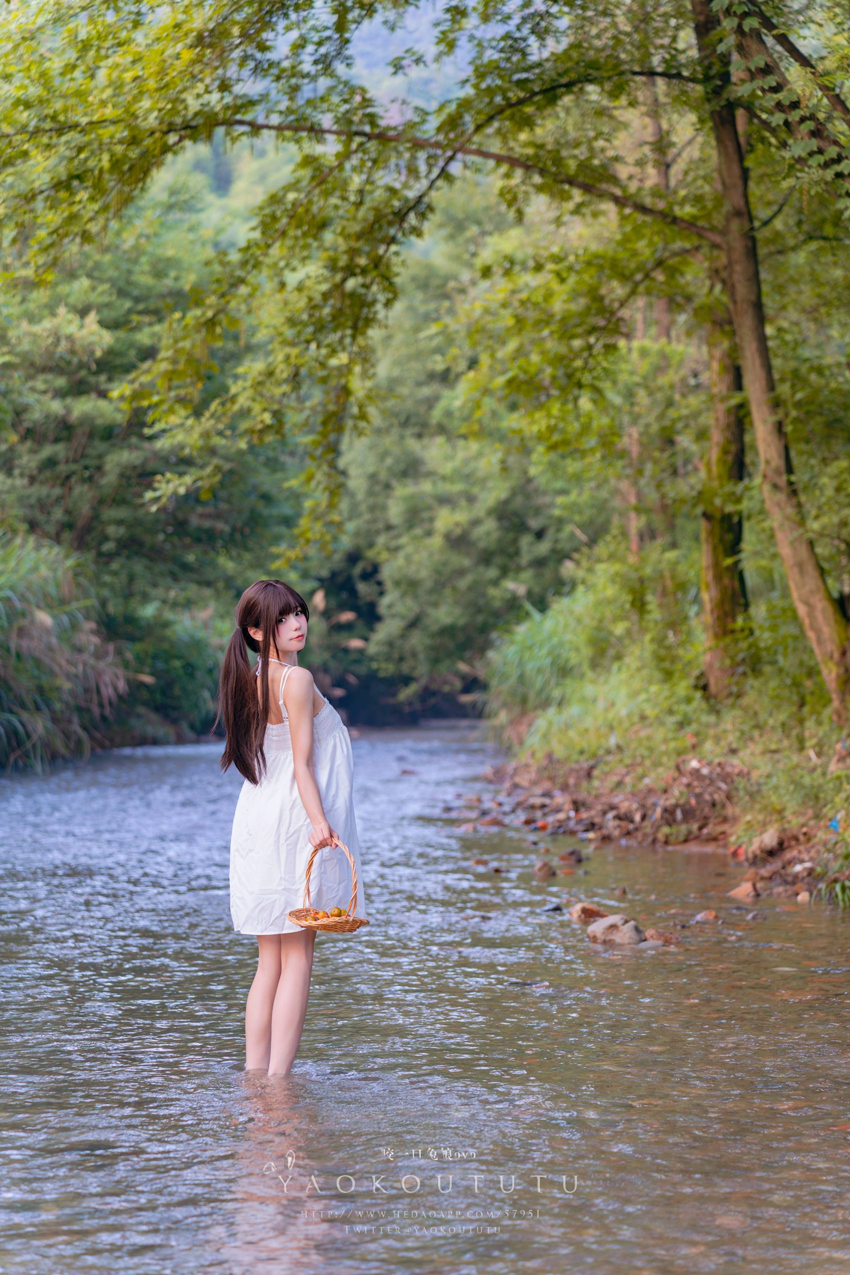 图片[16]-网紅博主@咬一口兔娘(黏黏团子兔) 八月订阅【溯溪之夏】恋爱循环 [17P] – 速更版-美库