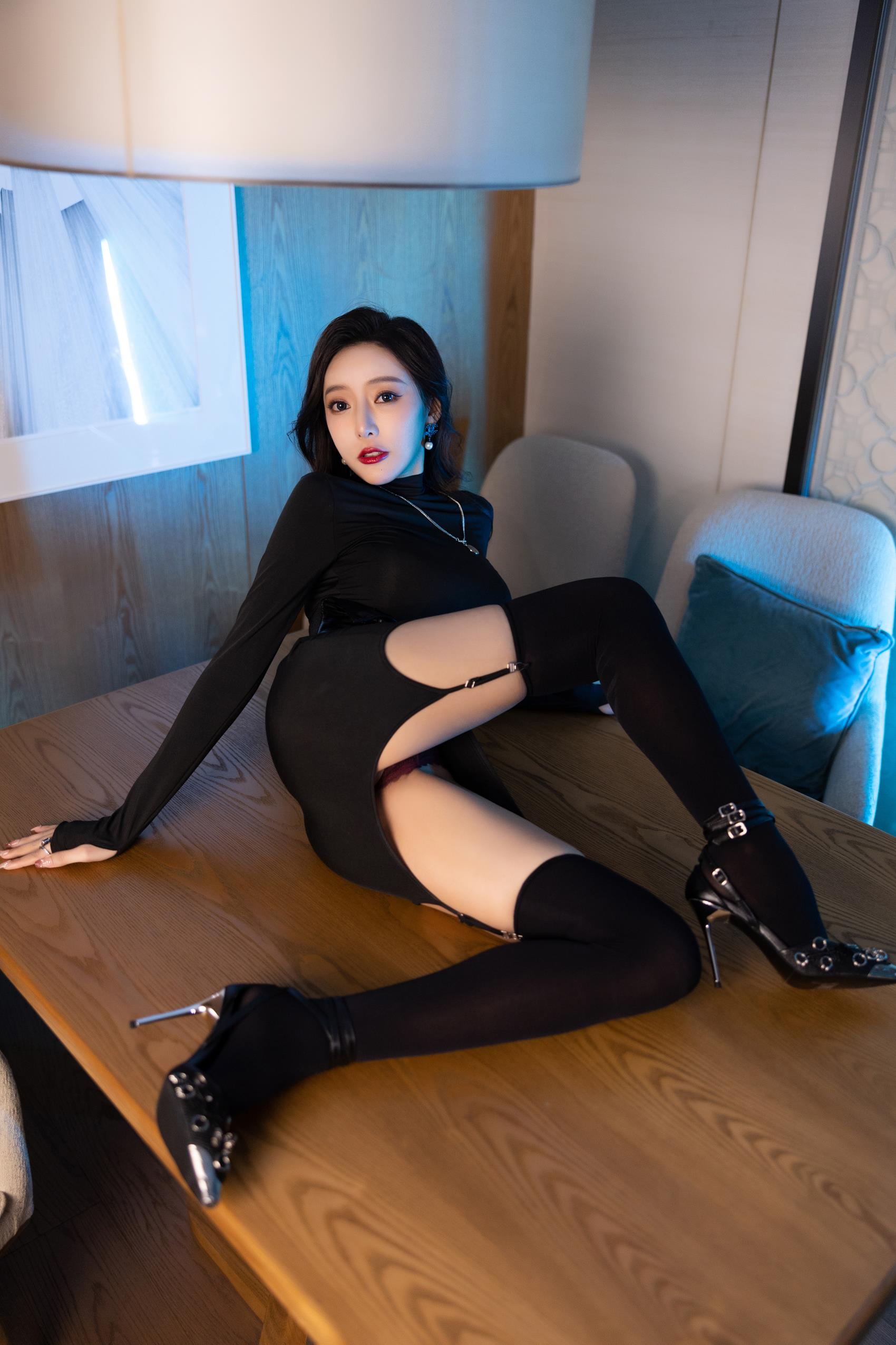 图片[11]-王馨瑶Yanni – 黑色紧身吊带袜[36P] – 速更版-美库