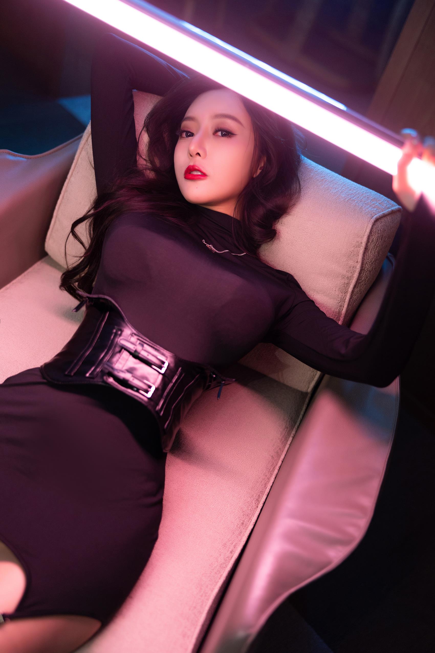 图片[17]-王馨瑶Yanni – 黑色紧身吊带袜[36P] – 速更版-美库