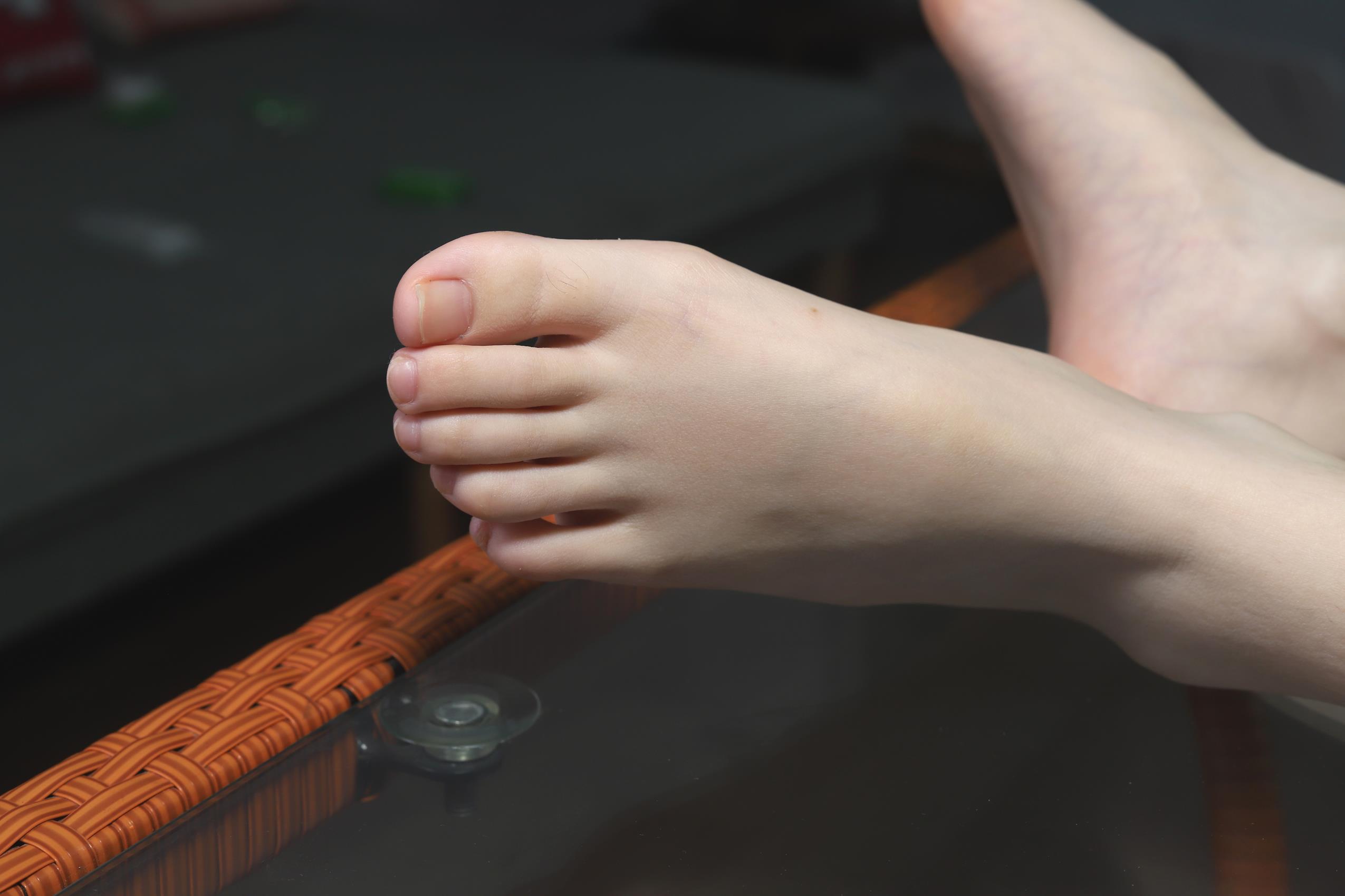 图片[23]-Pary摄影 NO.083 表妹回归继续献上36码修长嫩白美脚[128P] – 速更版-美库