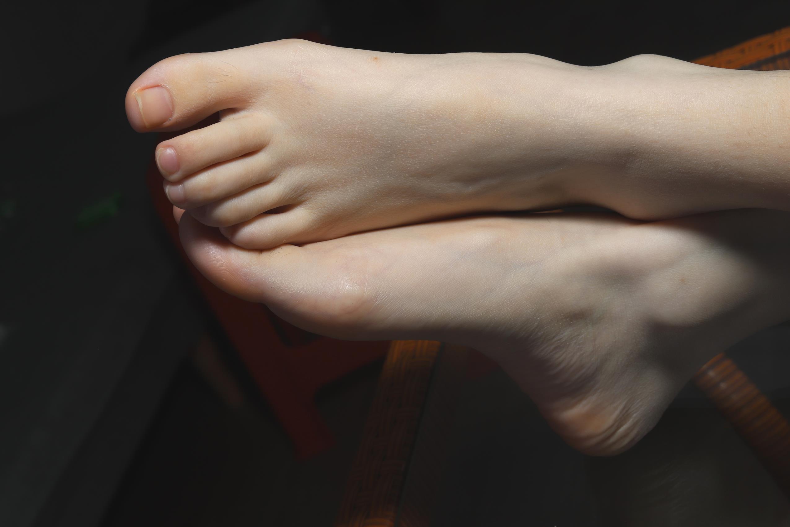 图片[37]-Pary摄影 NO.083 表妹回归继续献上36码修长嫩白美脚[128P] – 速更版-美库