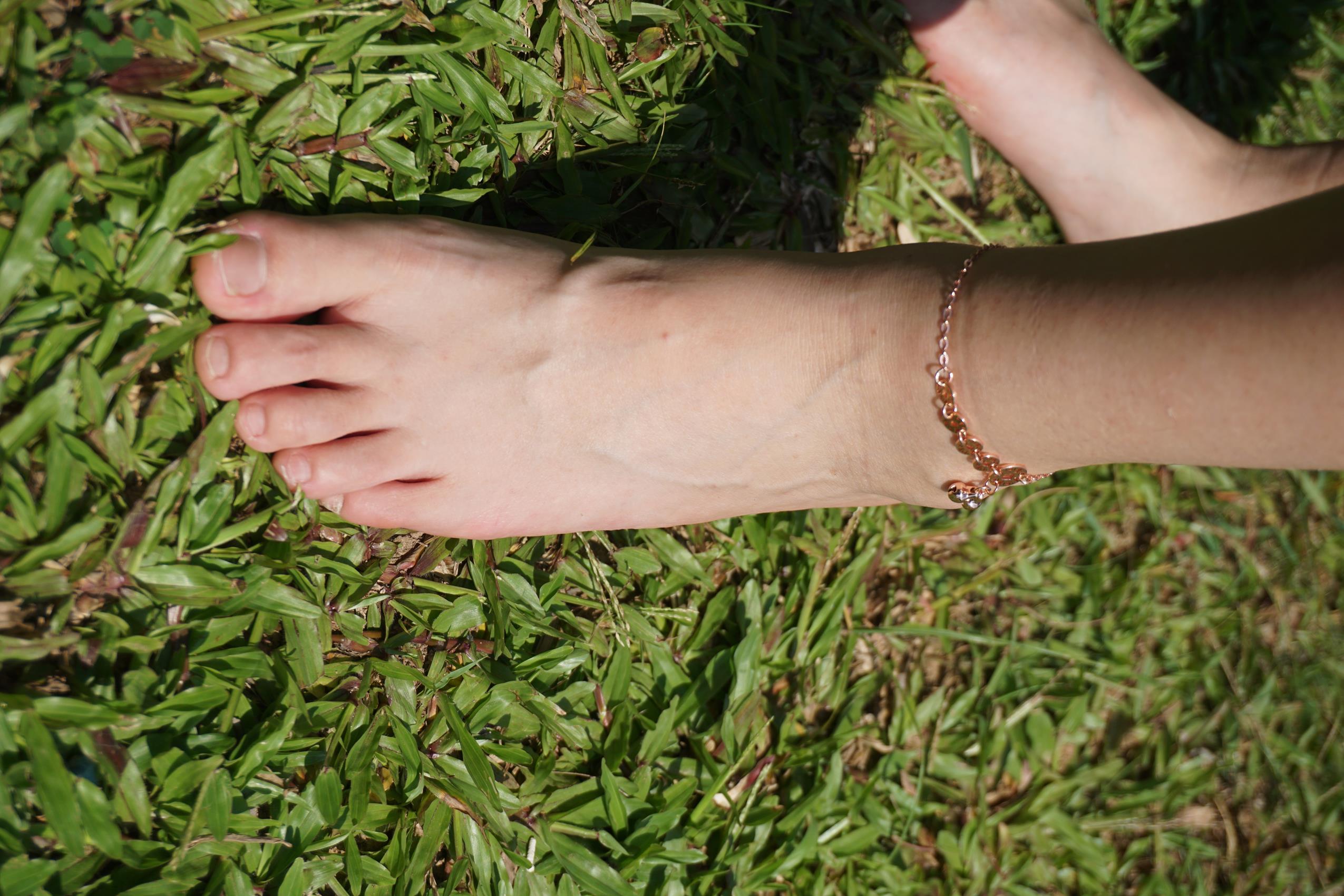 图片[31]-Pary摄影 NO.084 杰杰草地全方位秀美脚[118P] – 速更版-美库