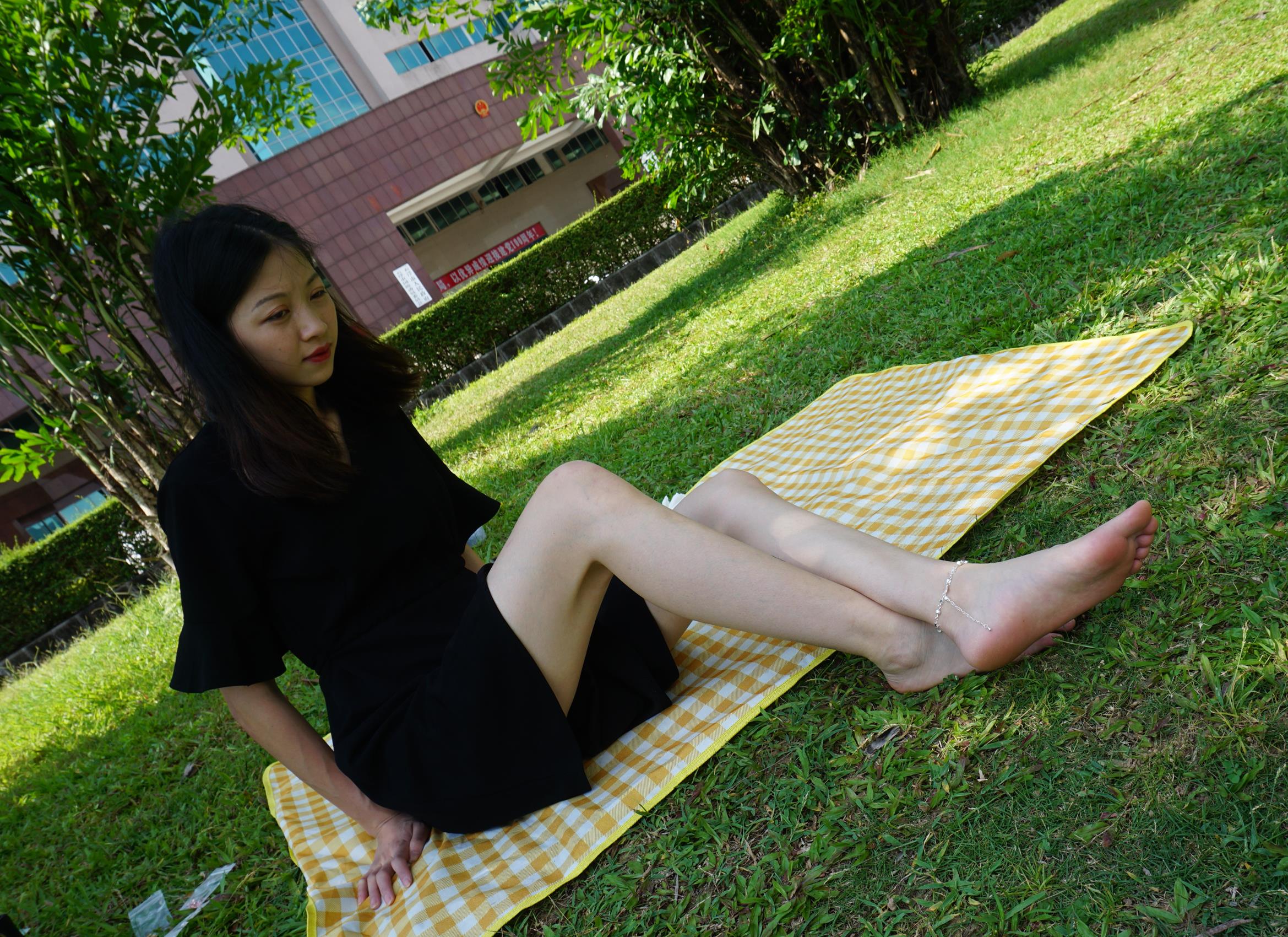 图片[69]-Pary摄影 NO.084 杰杰草地全方位秀美脚[118P] – 速更版-美库