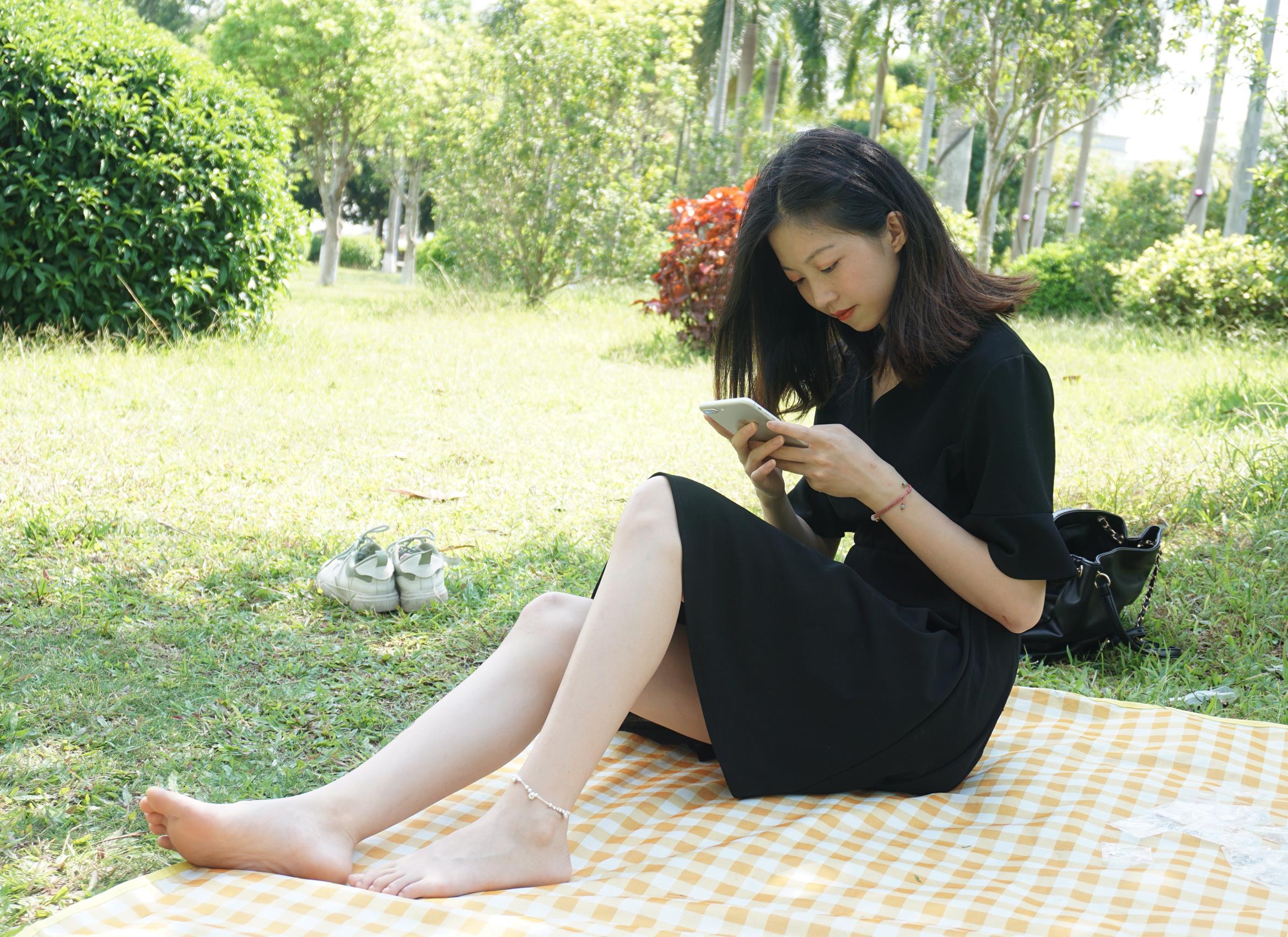 图片[74]-Pary摄影 NO.084 杰杰草地全方位秀美脚[118P] – 速更版-美库