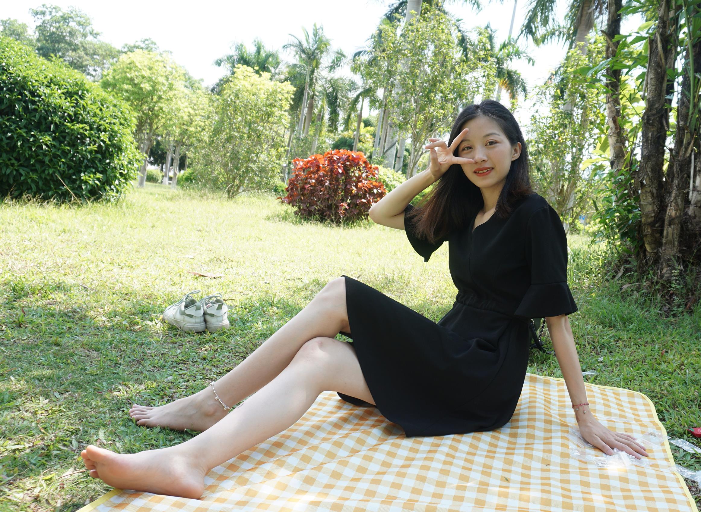 图片[76]-Pary摄影 NO.084 杰杰草地全方位秀美脚[118P] – 速更版-美库