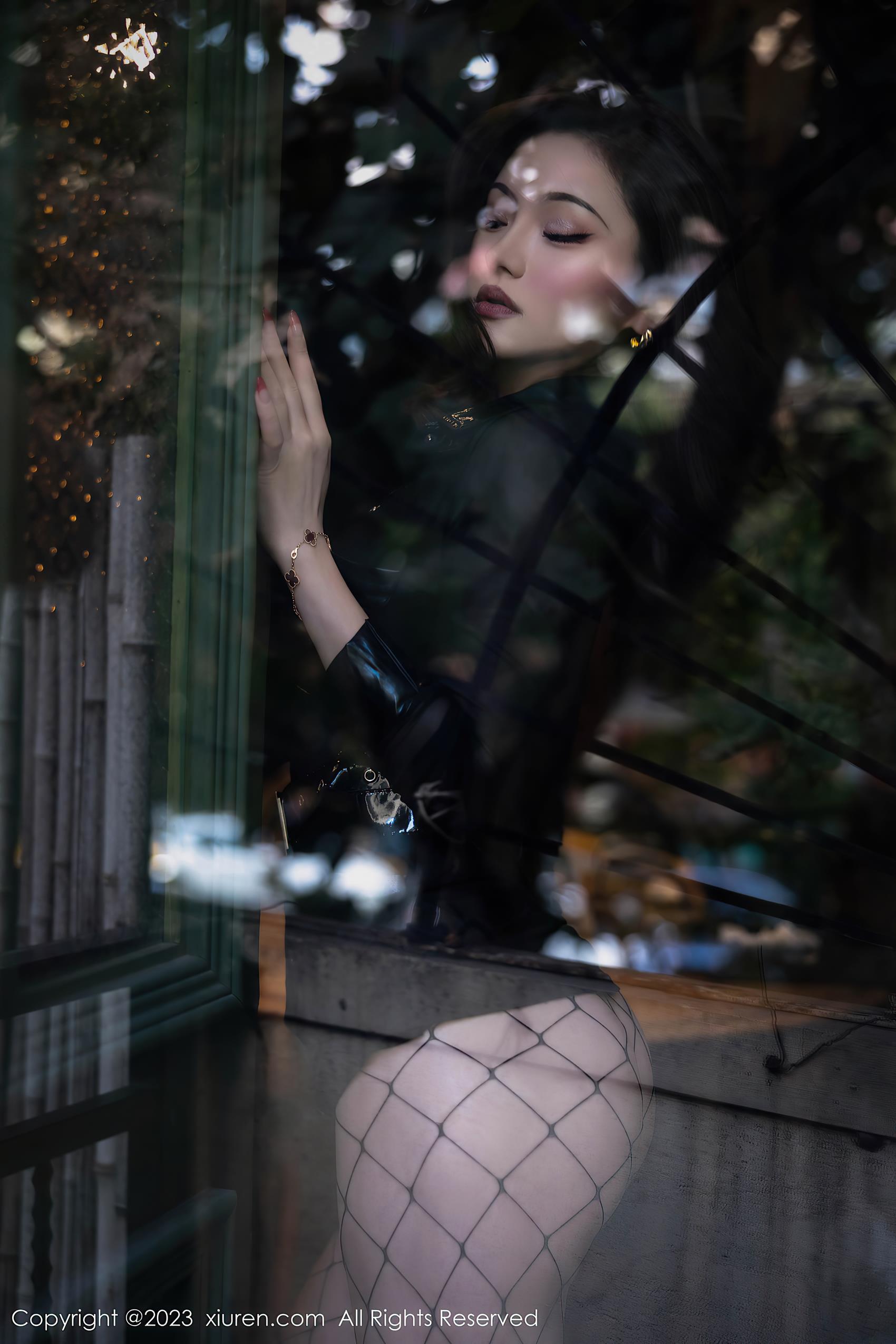 图片[12]-[Xiuren秀人网]2023.11.03 NO.7607 Nanyo 黑色短裙渔网袜 [32+1P] – 速更版-美库