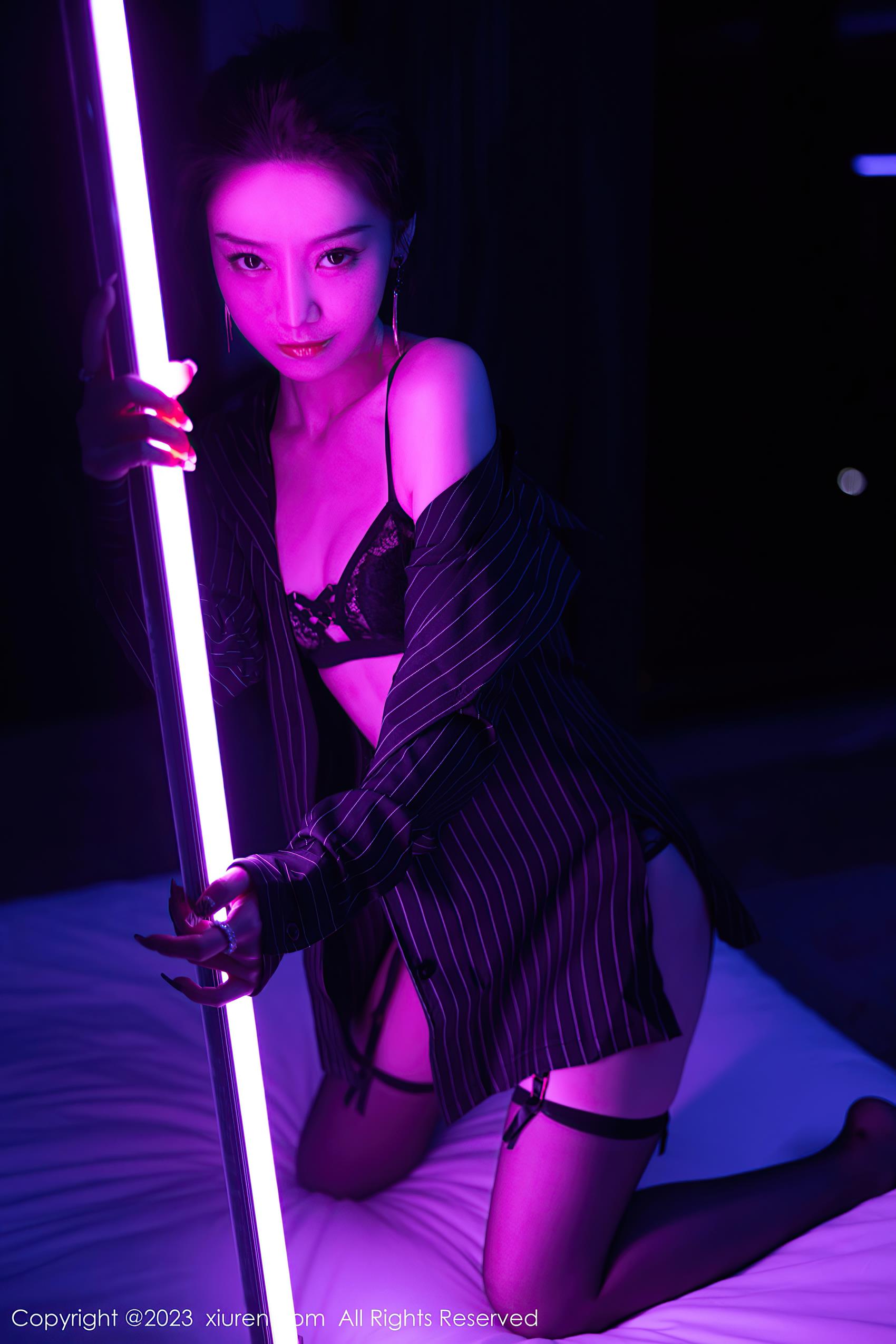 图片[59]-[Xiuren秀人网]2023.11.03 NO.7611 苏曼兮 霸气紫色灯光 [76+1P] – 速更版-美库