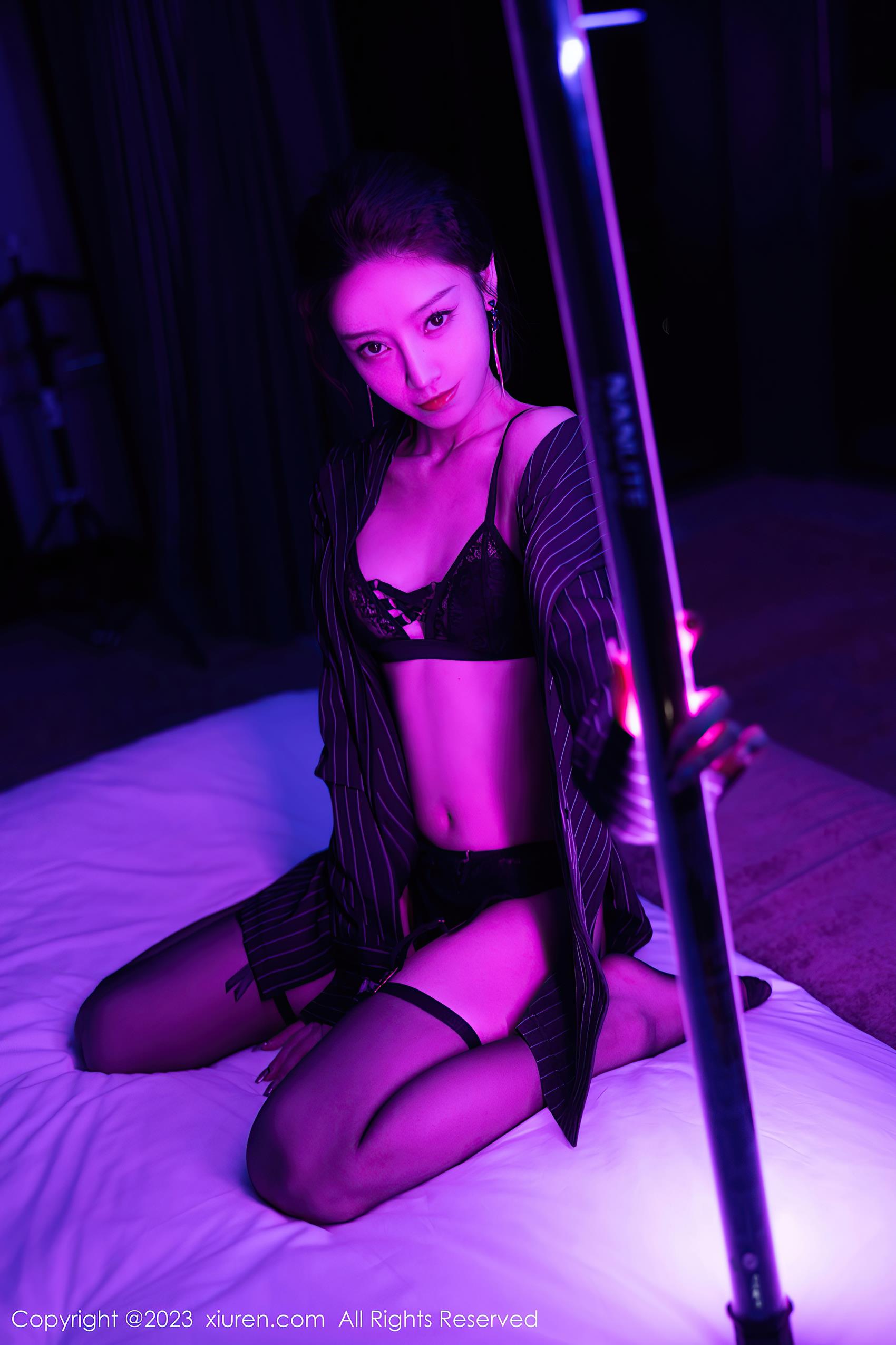 图片[60]-[Xiuren秀人网]2023.11.03 NO.7611 苏曼兮 霸气紫色灯光 [76+1P] – 速更版-美库