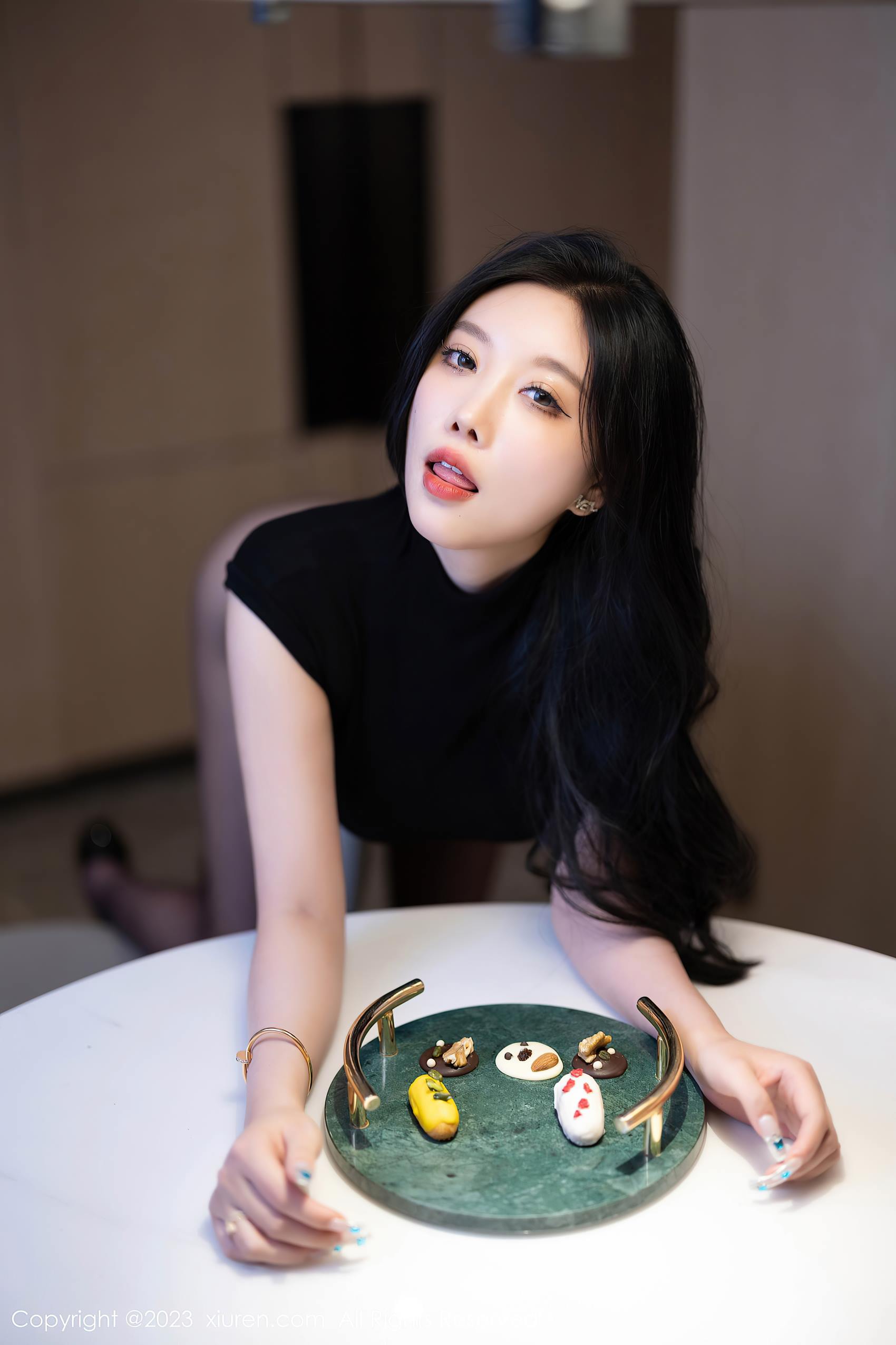 图片[12]-[Xiuren秀人网]2023.11.07 NO.7627 杨晨晨Yome 高档红底高跟 [43+1P] – 速更版-美库