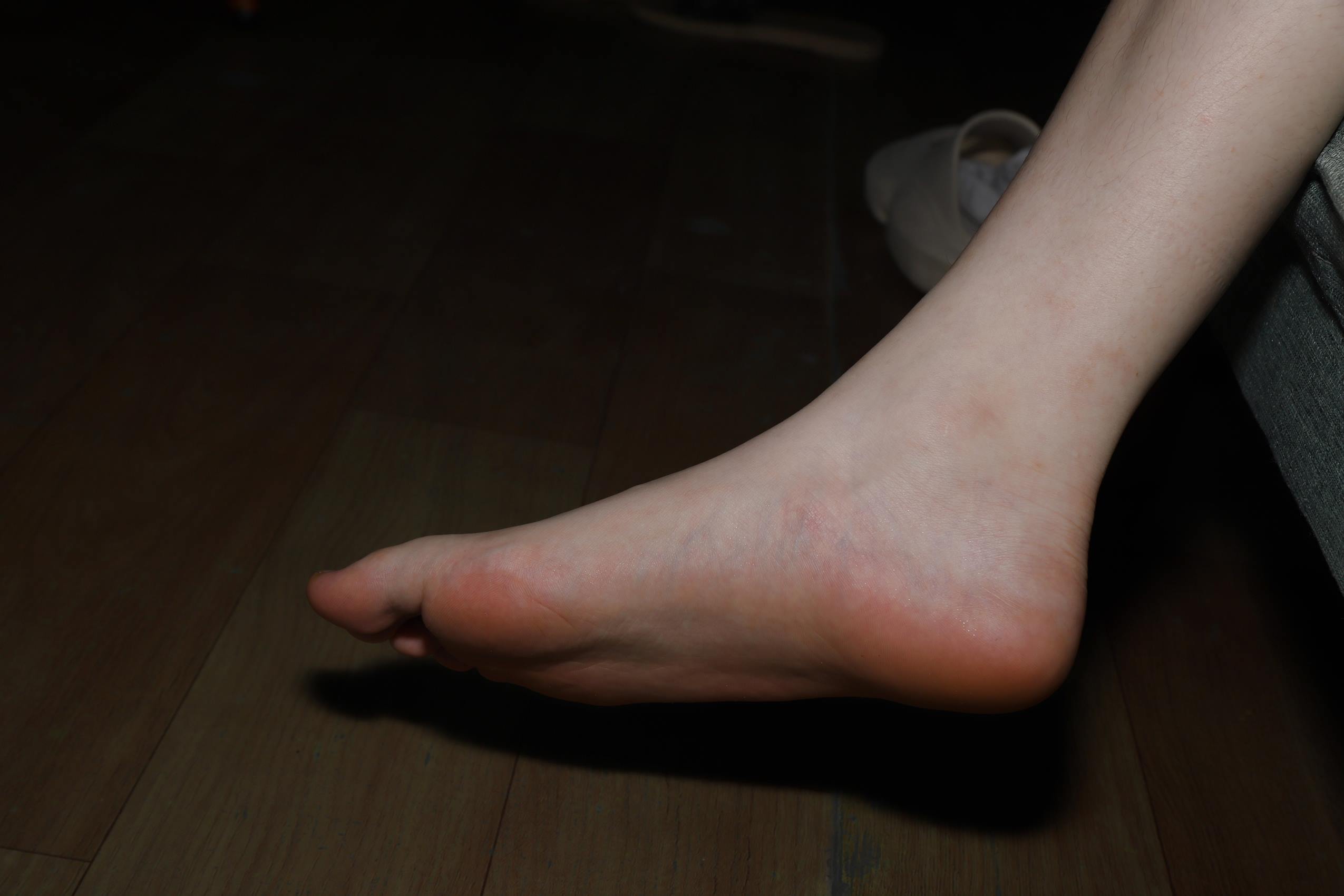 图片[15]-Pary摄影 NO.090 大美女琪琪继续展示38码大白脚[200P] – 速更版-美库