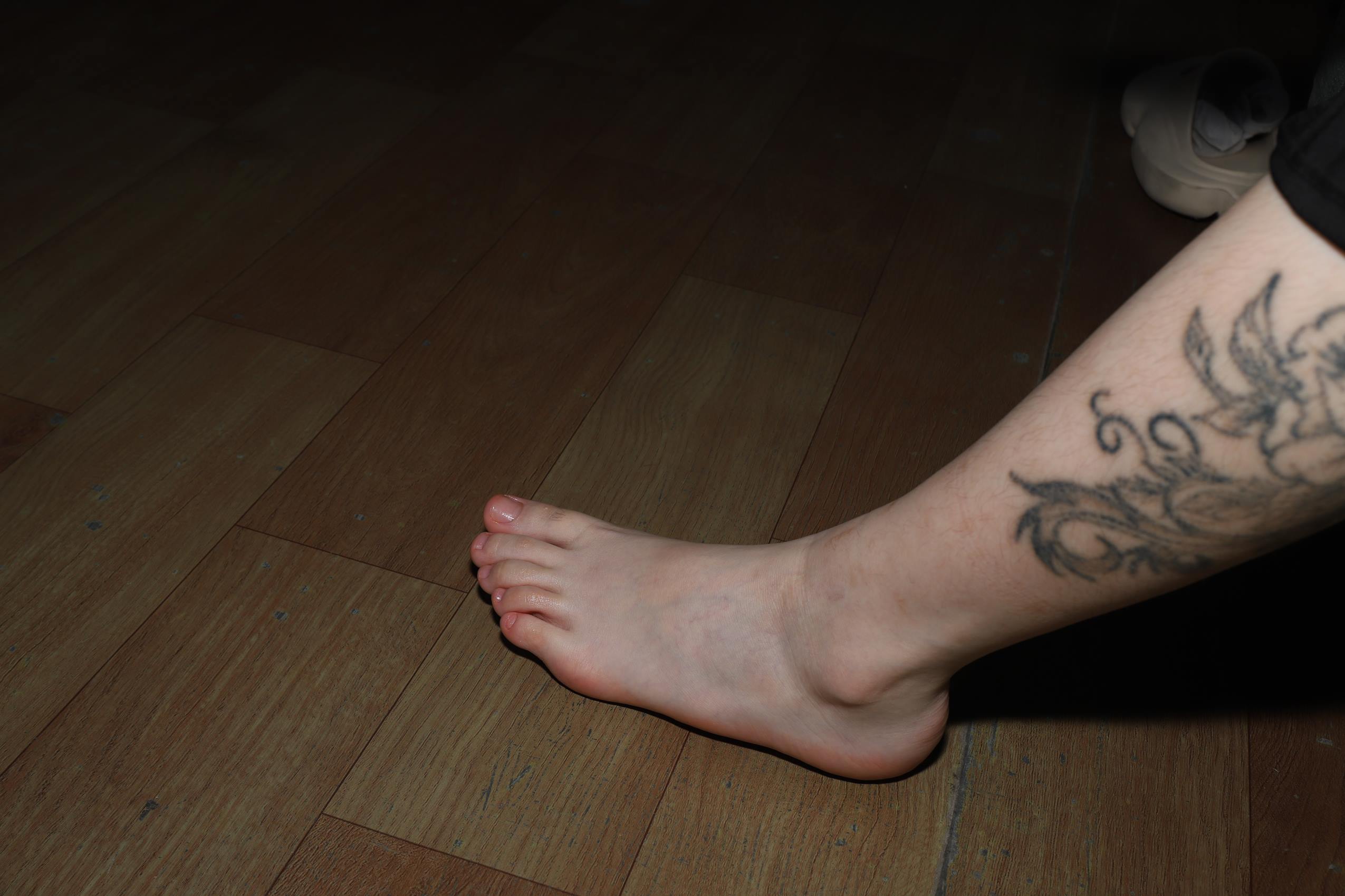 图片[16]-Pary摄影 NO.090 大美女琪琪继续展示38码大白脚[200P] – 速更版-美库