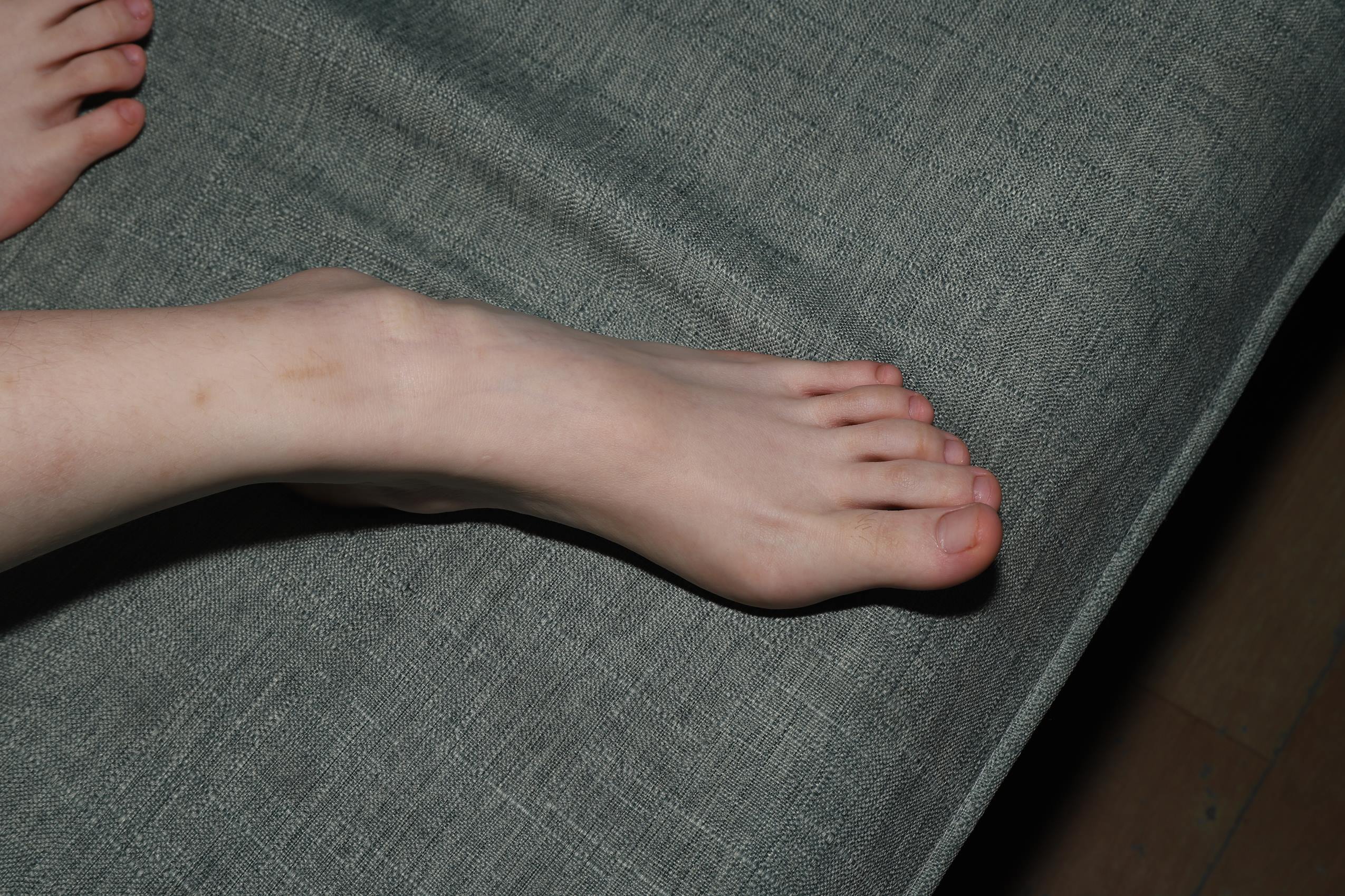 图片[31]-Pary摄影 NO.090 大美女琪琪继续展示38码大白脚[200P] – 速更版-美库