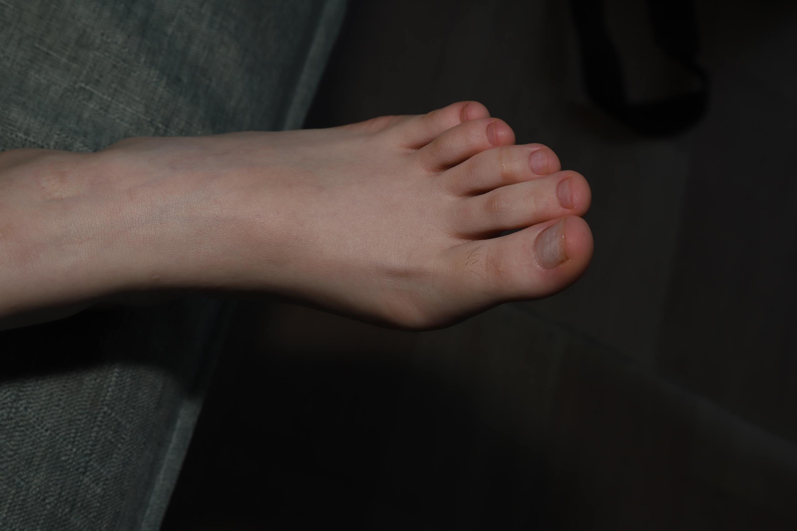 图片[61]-Pary摄影 NO.090 大美女琪琪继续展示38码大白脚[200P] – 速更版-美库