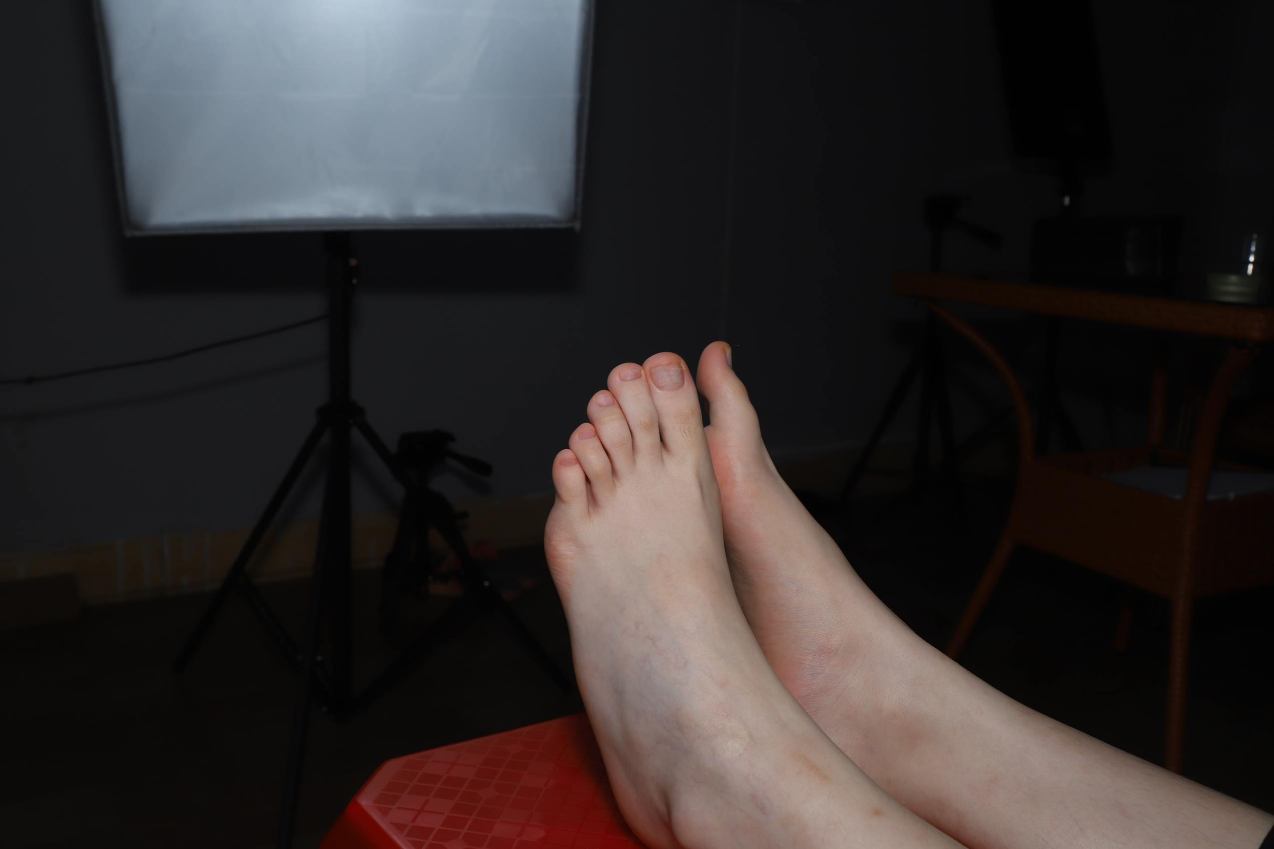 图片[69]-Pary摄影 NO.090 大美女琪琪继续展示38码大白脚[200P] – 速更版-美库