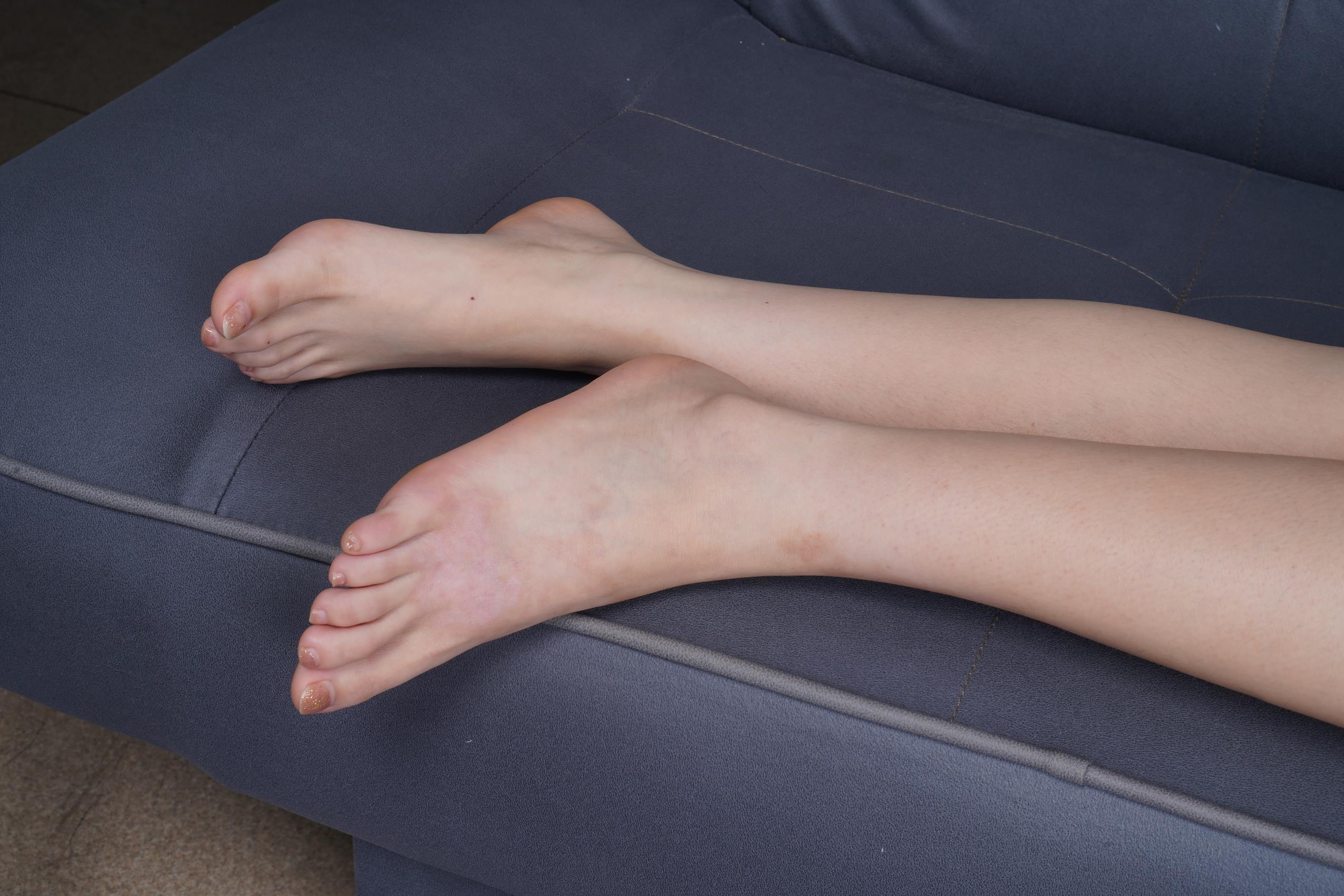 图片[13]-Pary摄影 NO.092 大美女秀婷脱下高跟把美脚伸到面前[102P] – 速更版-美库