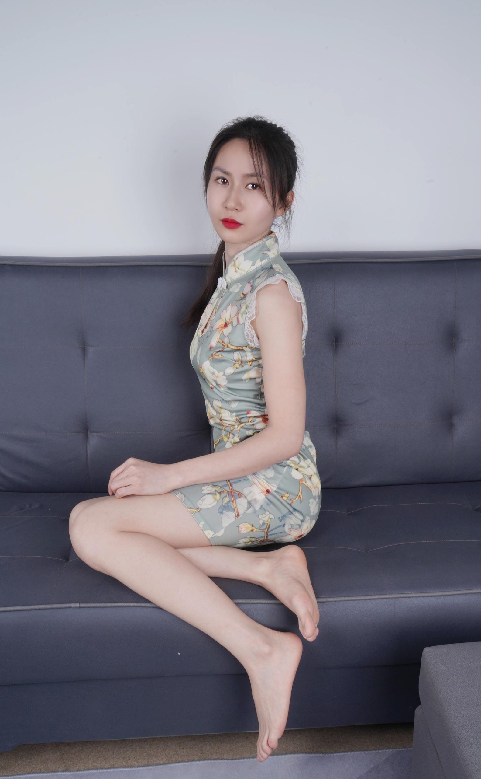 图片[53]-Pary摄影 NO.093 嘉敏穿上旗袍展示37码修长美脚[80P] – 速更版-美库