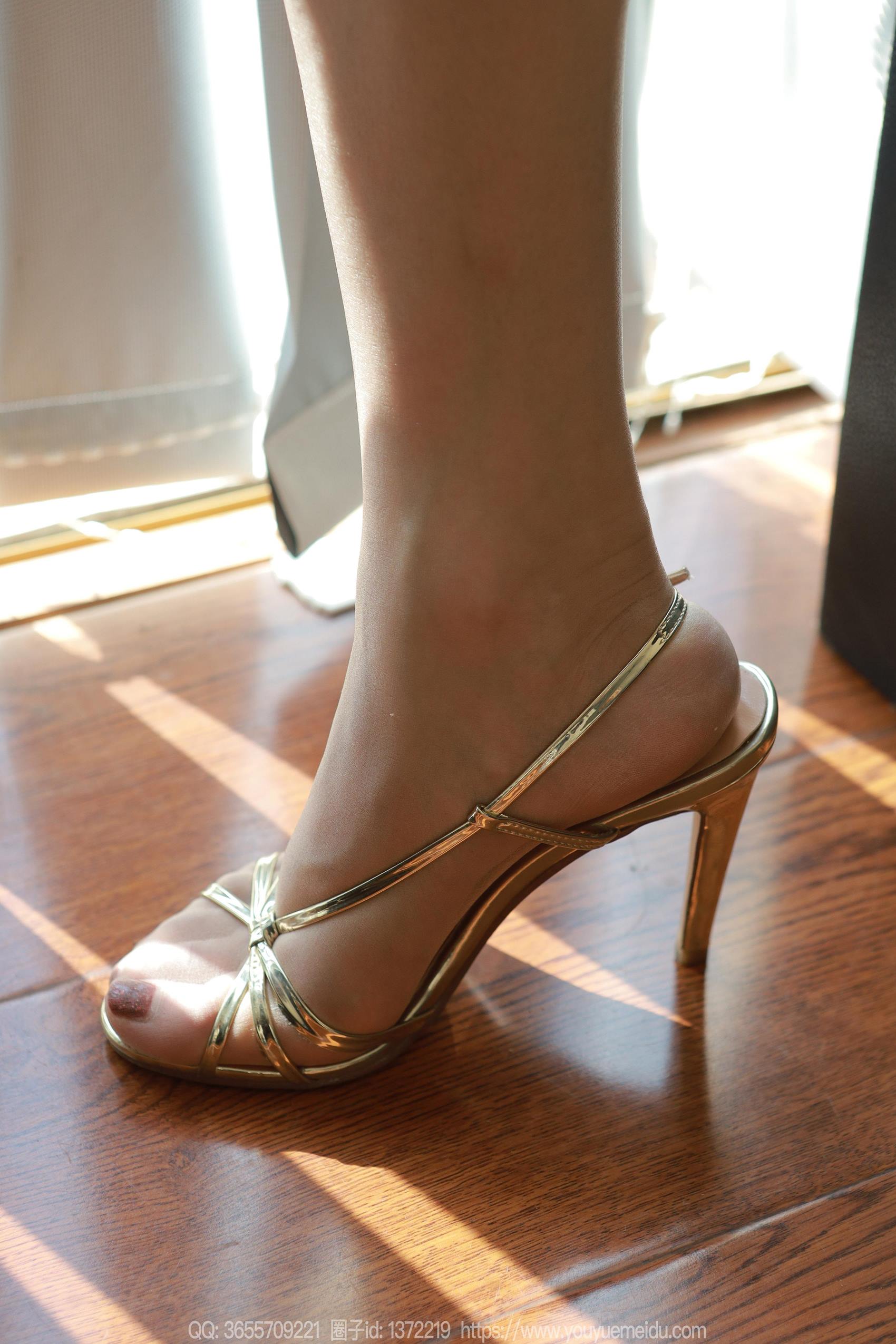 图片[58]-[IESS异思趣向] 2023.11.15 丝享家1586：秋秋《绿色挂脖》[88P] – 速更版-美库