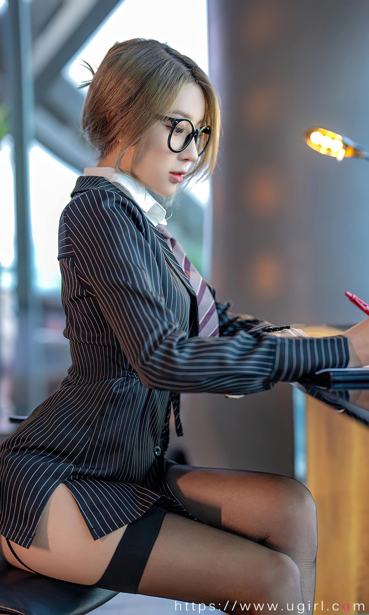 图片[17]-[爱尤物]2023 NO.2702 西装加黑丝 筱慧[35P] – 速更版-美库