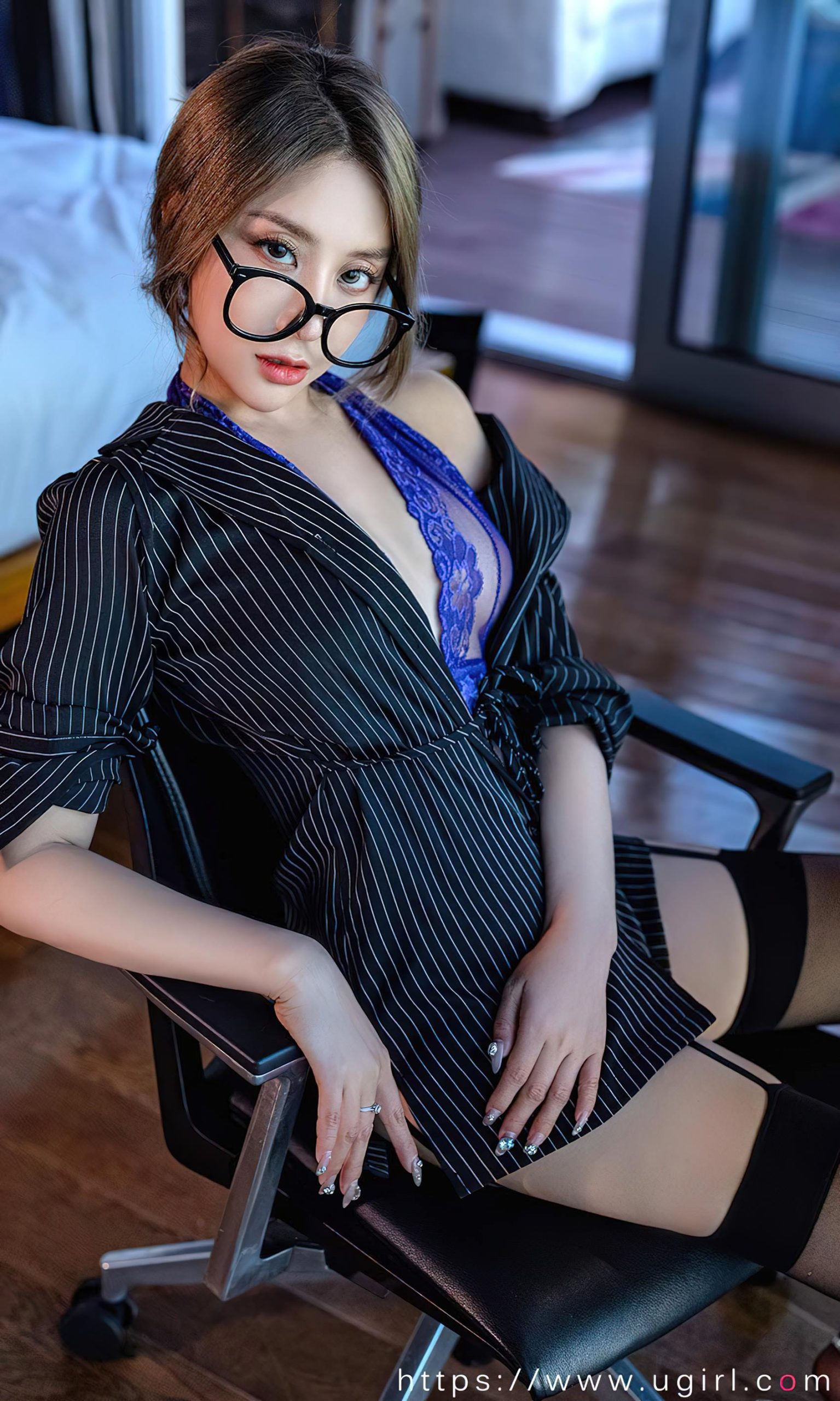 图片[19]-[爱尤物]2023 NO.2702 西装加黑丝 筱慧[35P] – 速更版-美库