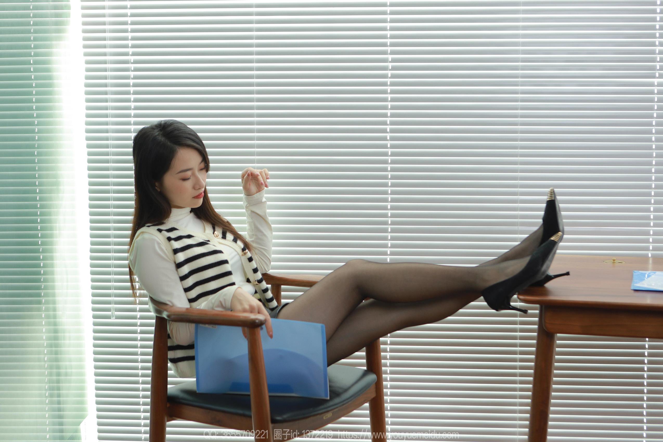 图片[33]-[IESS异思趣向] 2023.11.20 丝享家1590：小婕《工作白加黑》[84P] – 速更版-美库