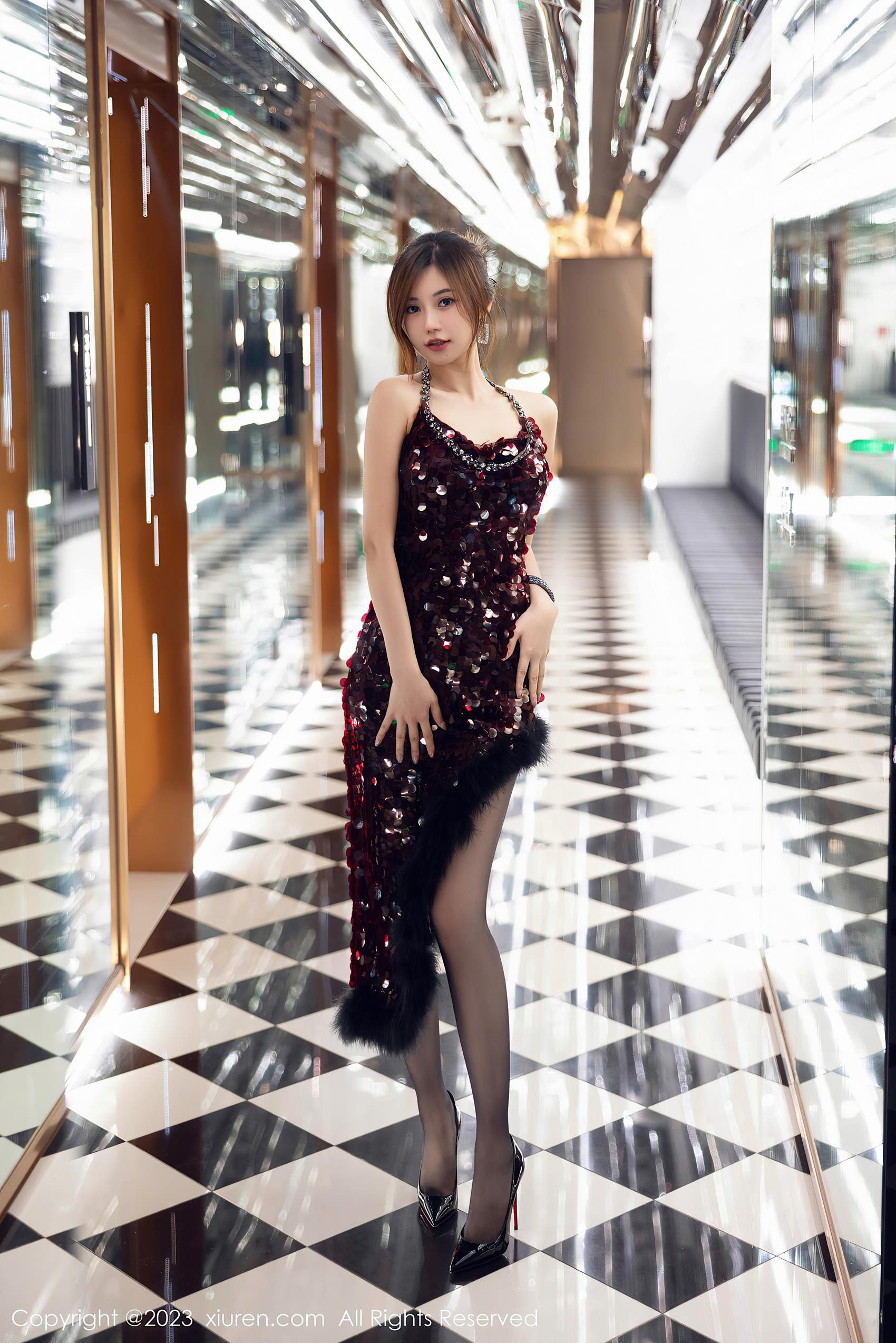 图片[26]-[Xiuren秀人网]2023.11.17 NO.7679 绮里嘉ula 炫酷走廊 [26+1P] – 速更版-美库