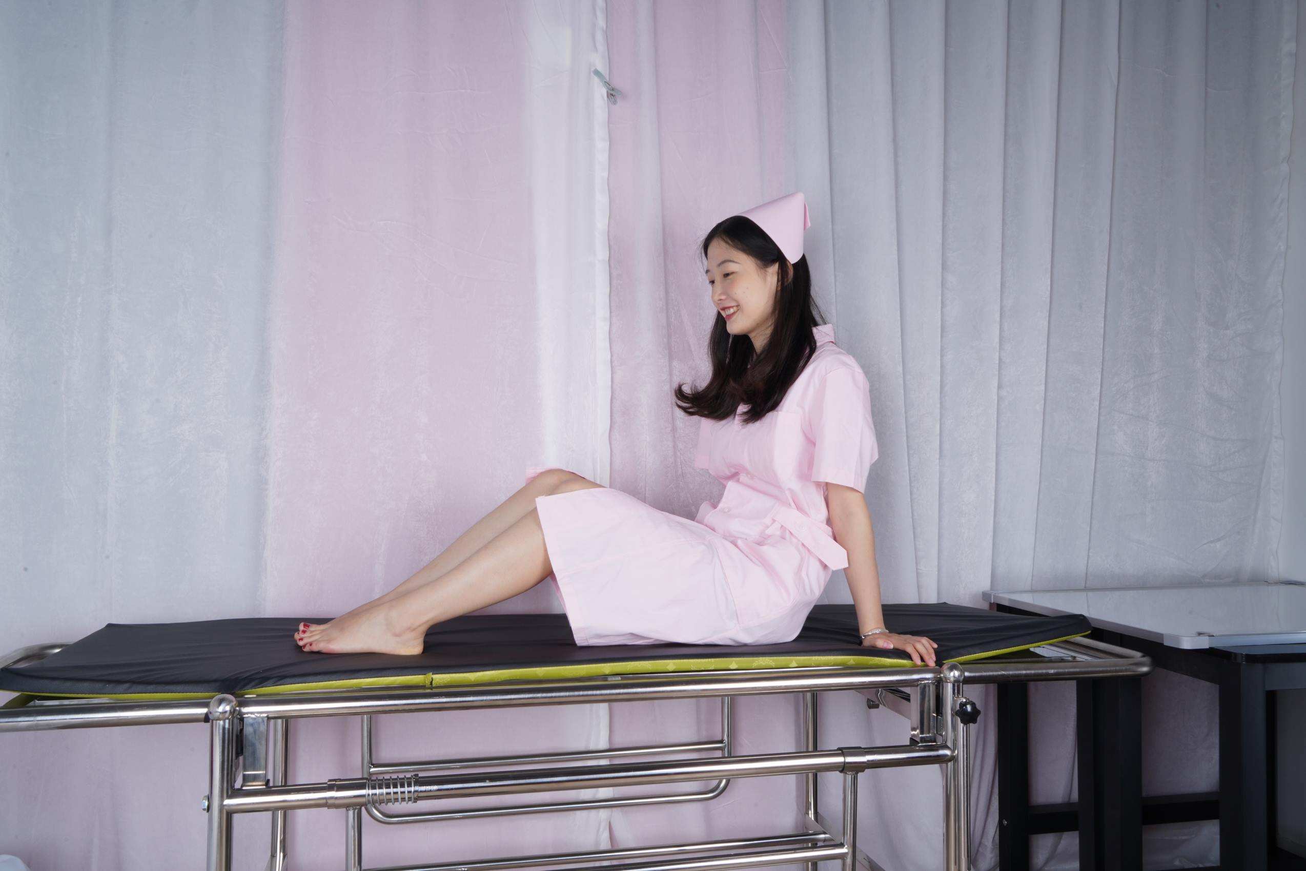 图片[16]-Pary摄影 NO.099 搞怪“护士”小姐姐燕玲秀美脚（1）[52P] – 速更版-美库