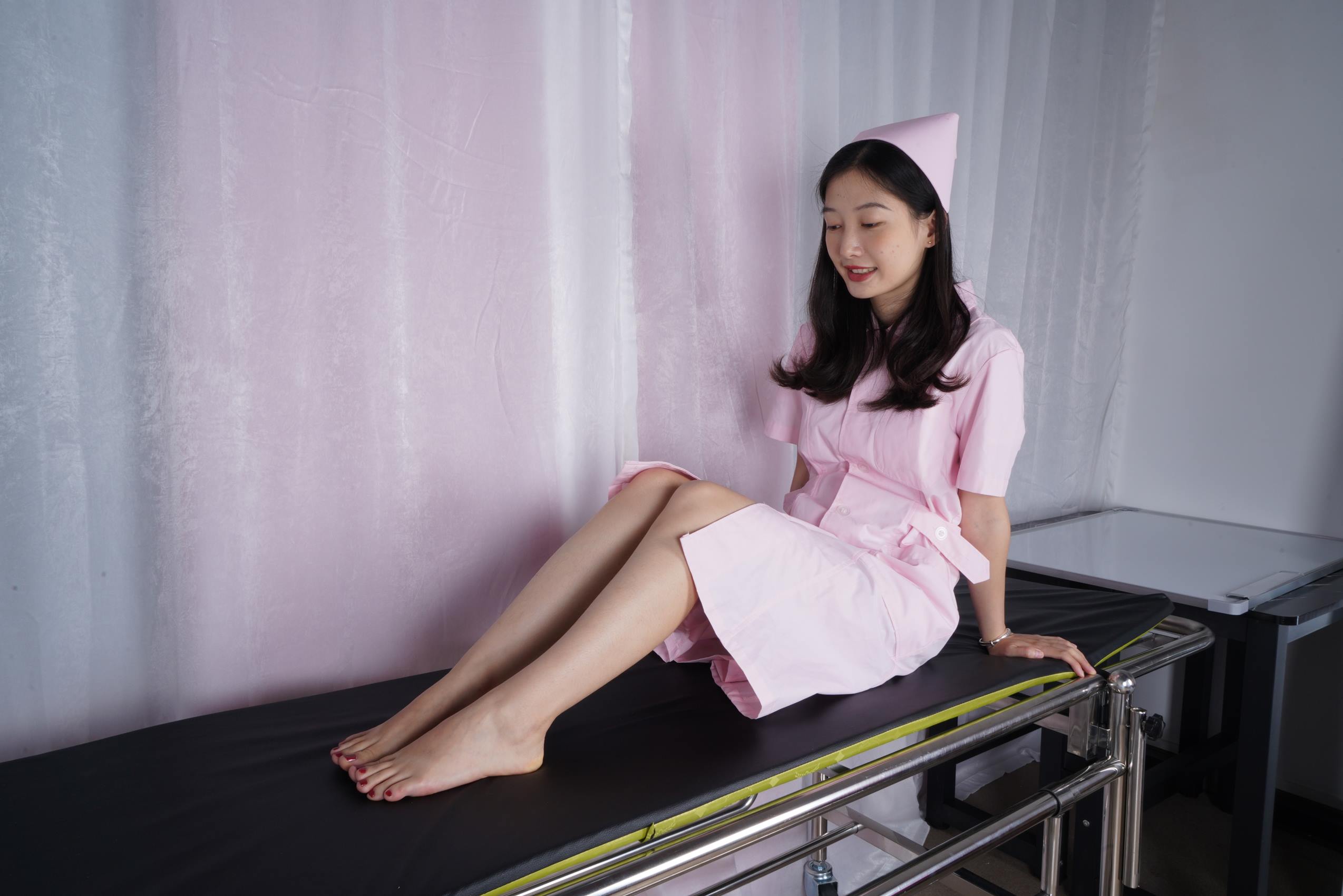 图片[19]-Pary摄影 NO.099 搞怪“护士”小姐姐燕玲秀美脚（1）[52P] – 速更版-美库