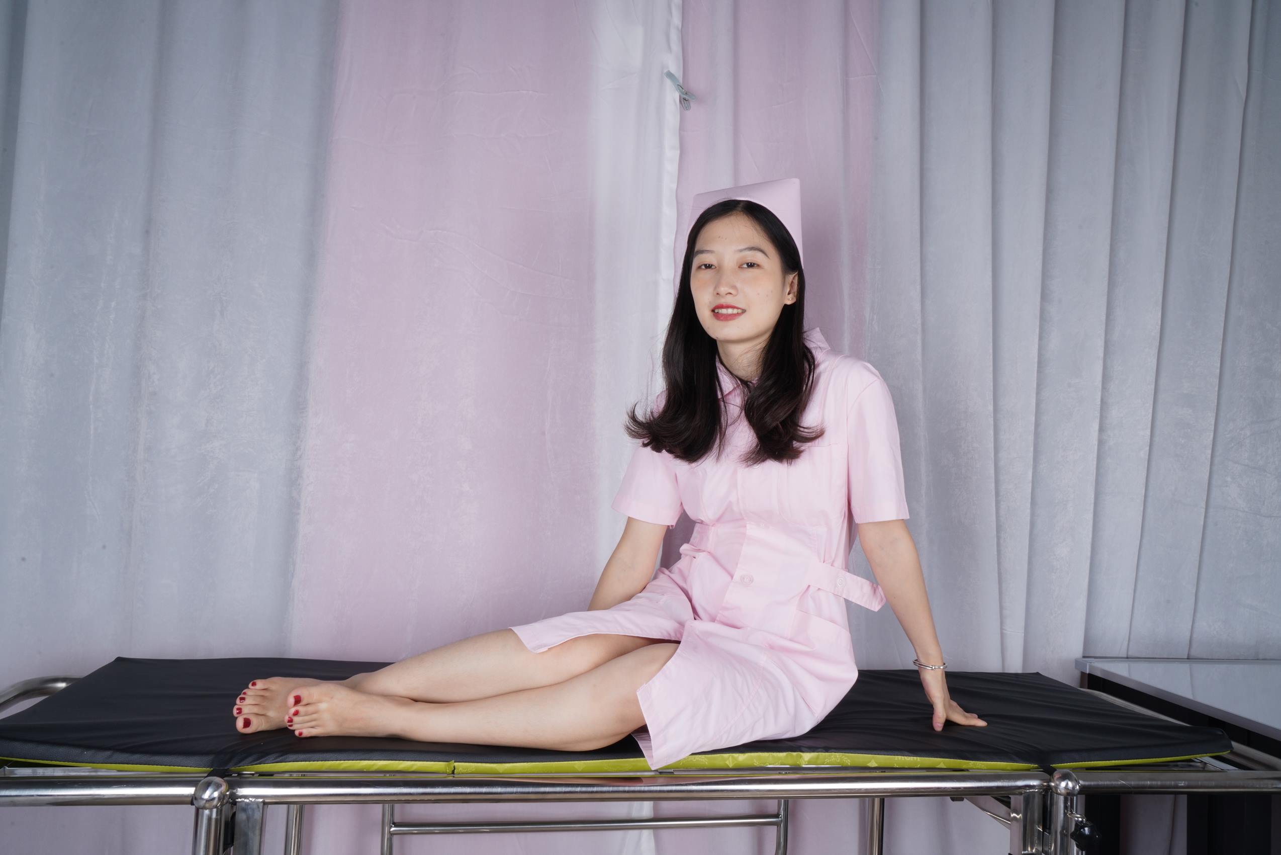 图片[35]-Pary摄影 NO.099 搞怪“护士”小姐姐燕玲秀美脚（1）[52P] – 速更版-美库