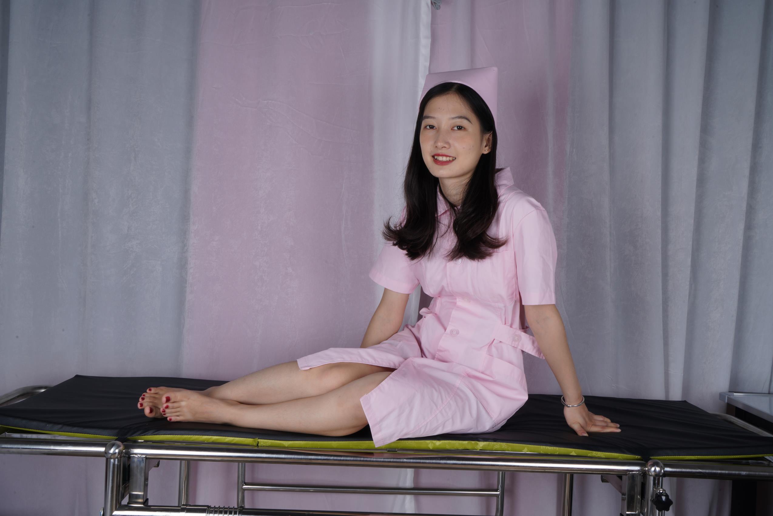 图片[36]-Pary摄影 NO.099 搞怪“护士”小姐姐燕玲秀美脚（1）[52P] – 速更版-美库