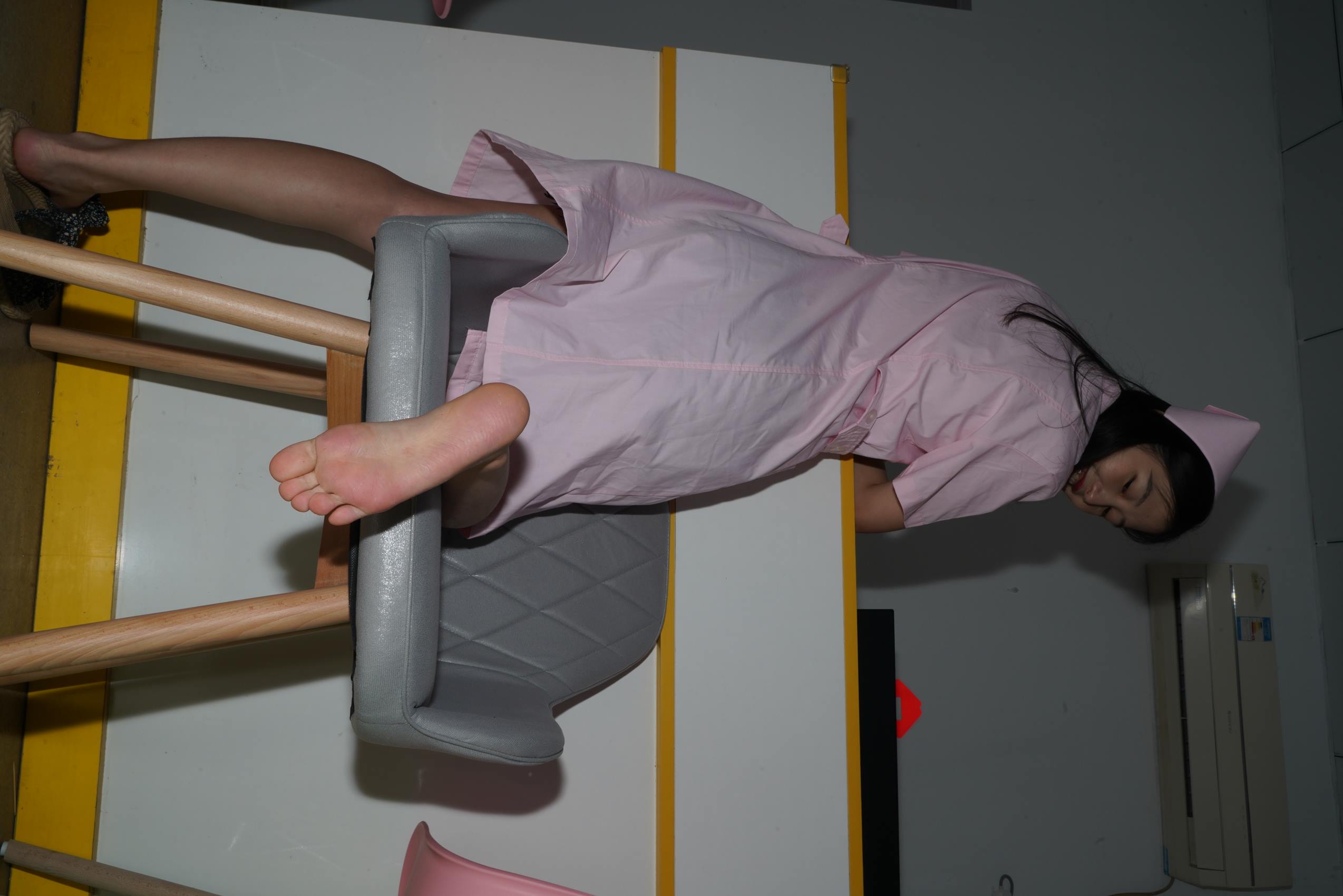 图片[13]-Pary摄影 NO.099 搞怪“护士”小姐姐燕玲秀美脚（2）[48P] – 速更版-美库