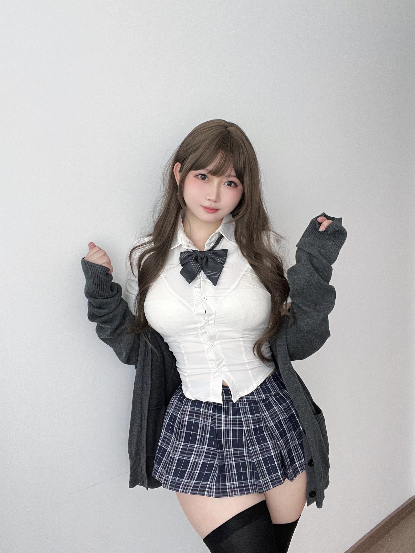 图片[11]-蜜桃少女是依酱呀 – 学姐的日常[10P] – 速更版-美库