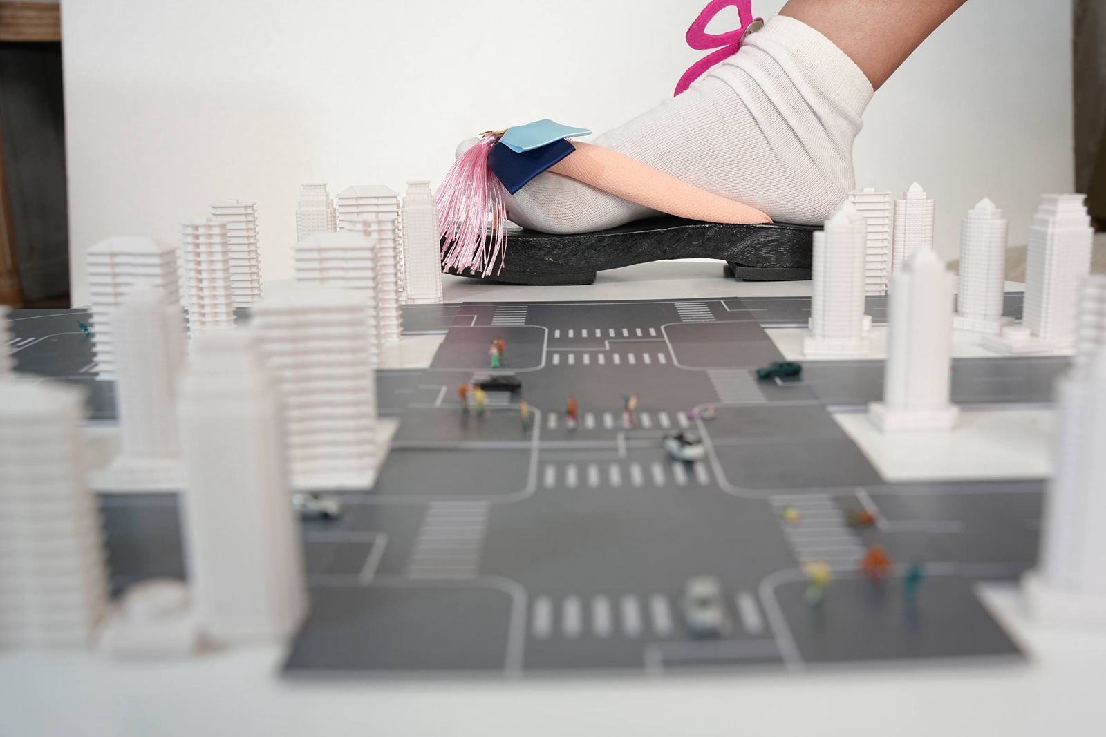 图片[140]-[觅芙少女]NO.092 娜娜-cos神里凌华 巨人踩踏[204P] – 速更版-美库