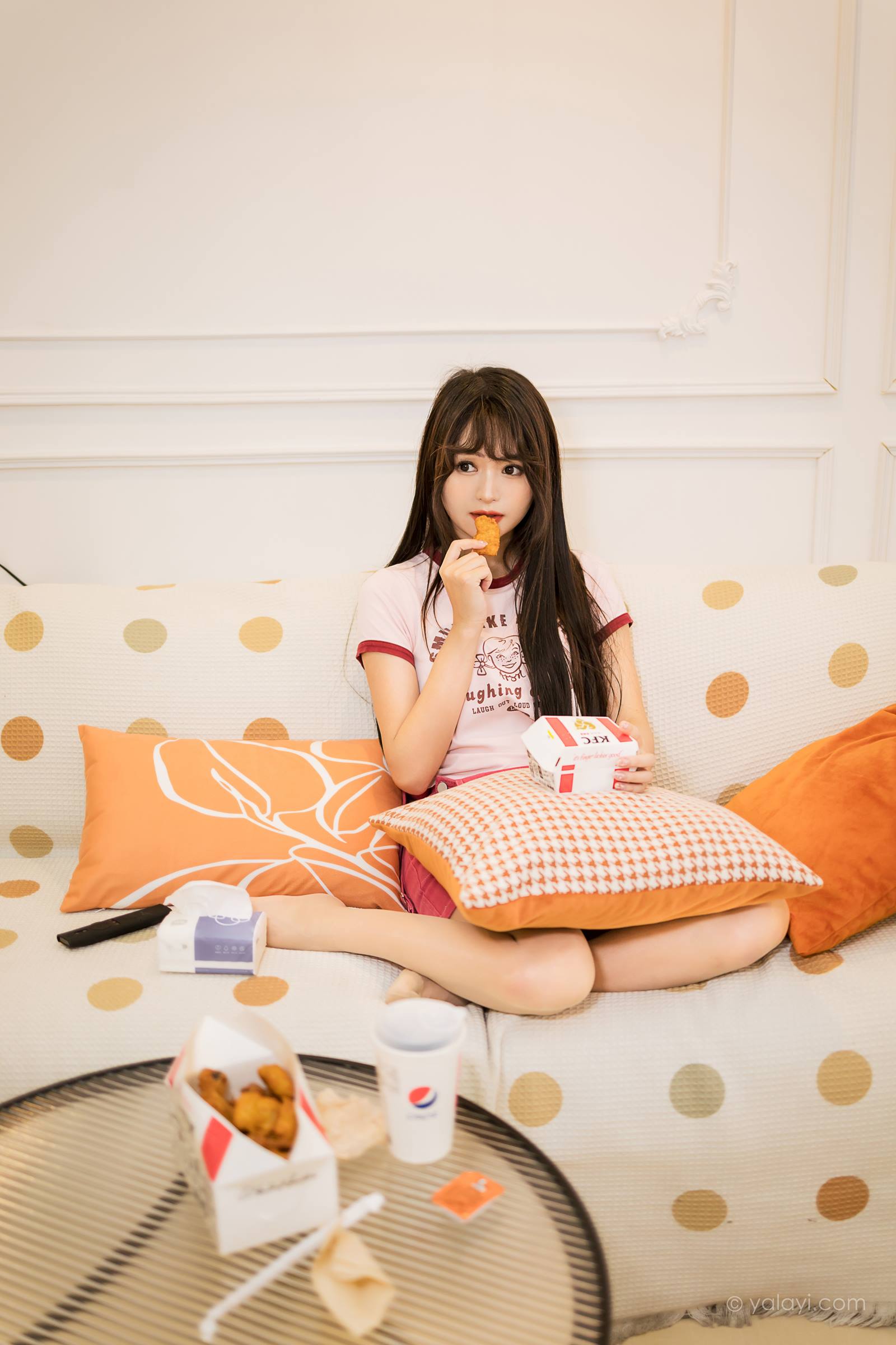 图片[17]-[YALAYI雅拉伊]2023.08.14 NO.1059 宅家吃鸡 小亭[45+1P] – 速更版-美库