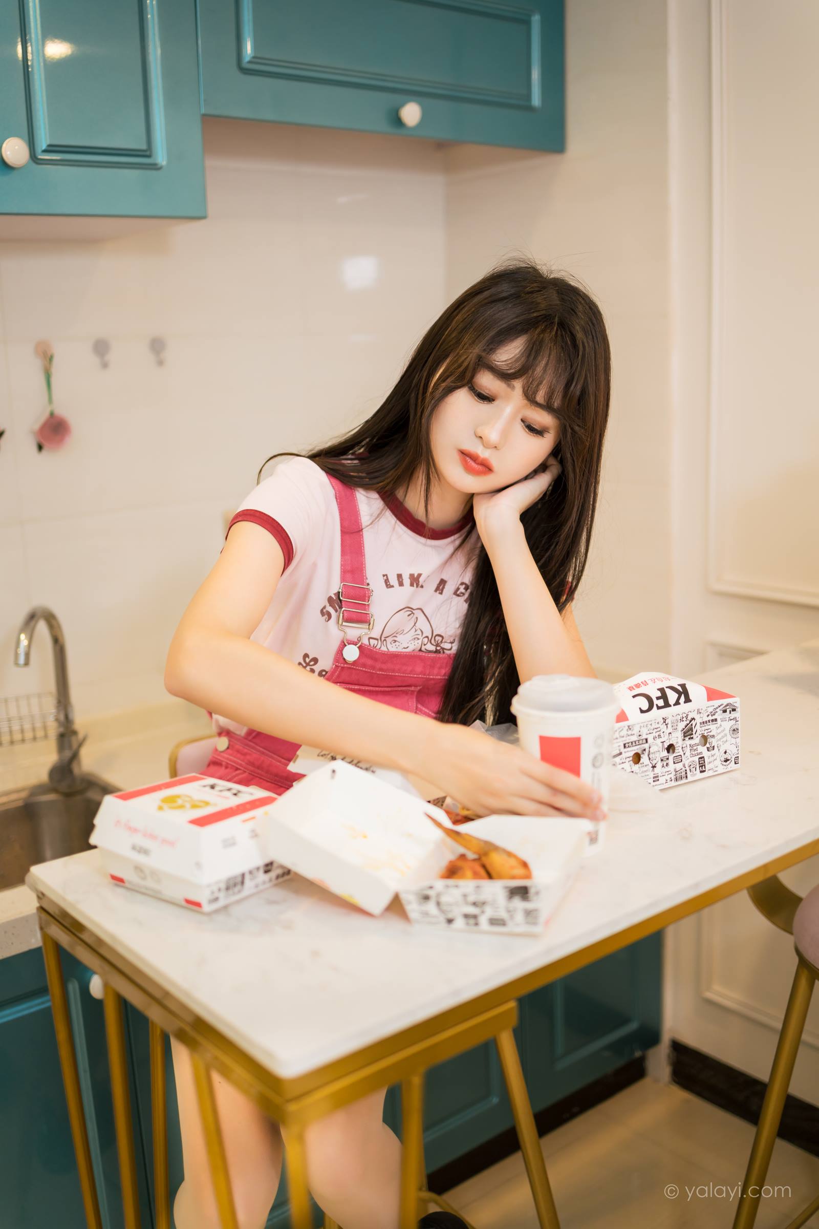 图片[31]-[YALAYI雅拉伊]2023.08.14 NO.1059 宅家吃鸡 小亭[45+1P] – 速更版-美库