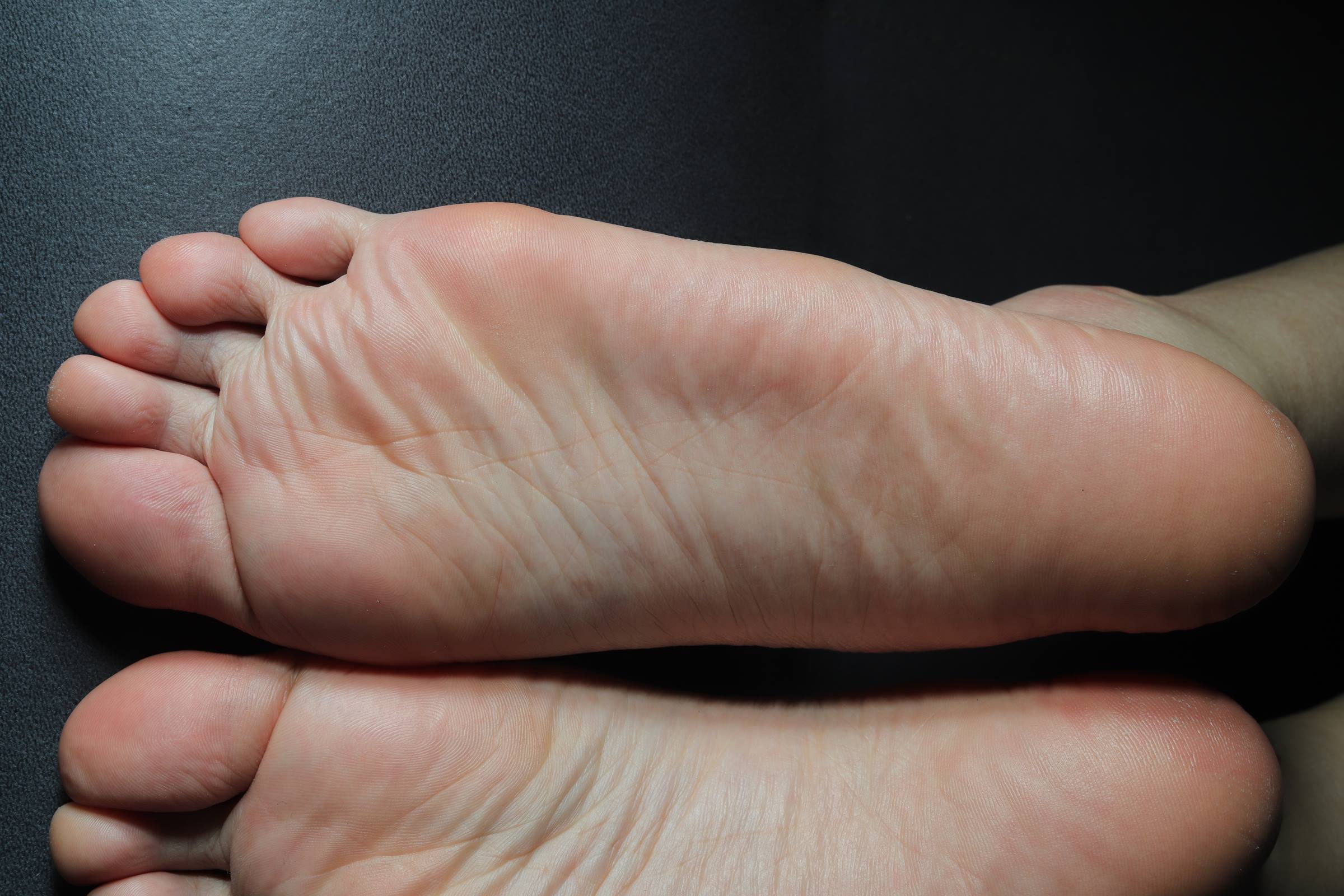 图片[67]-Pary摄影 NO.103 换个灯光模式拍摄芝芝，脚底纹理清晰可见[100P] – 速更版-美库